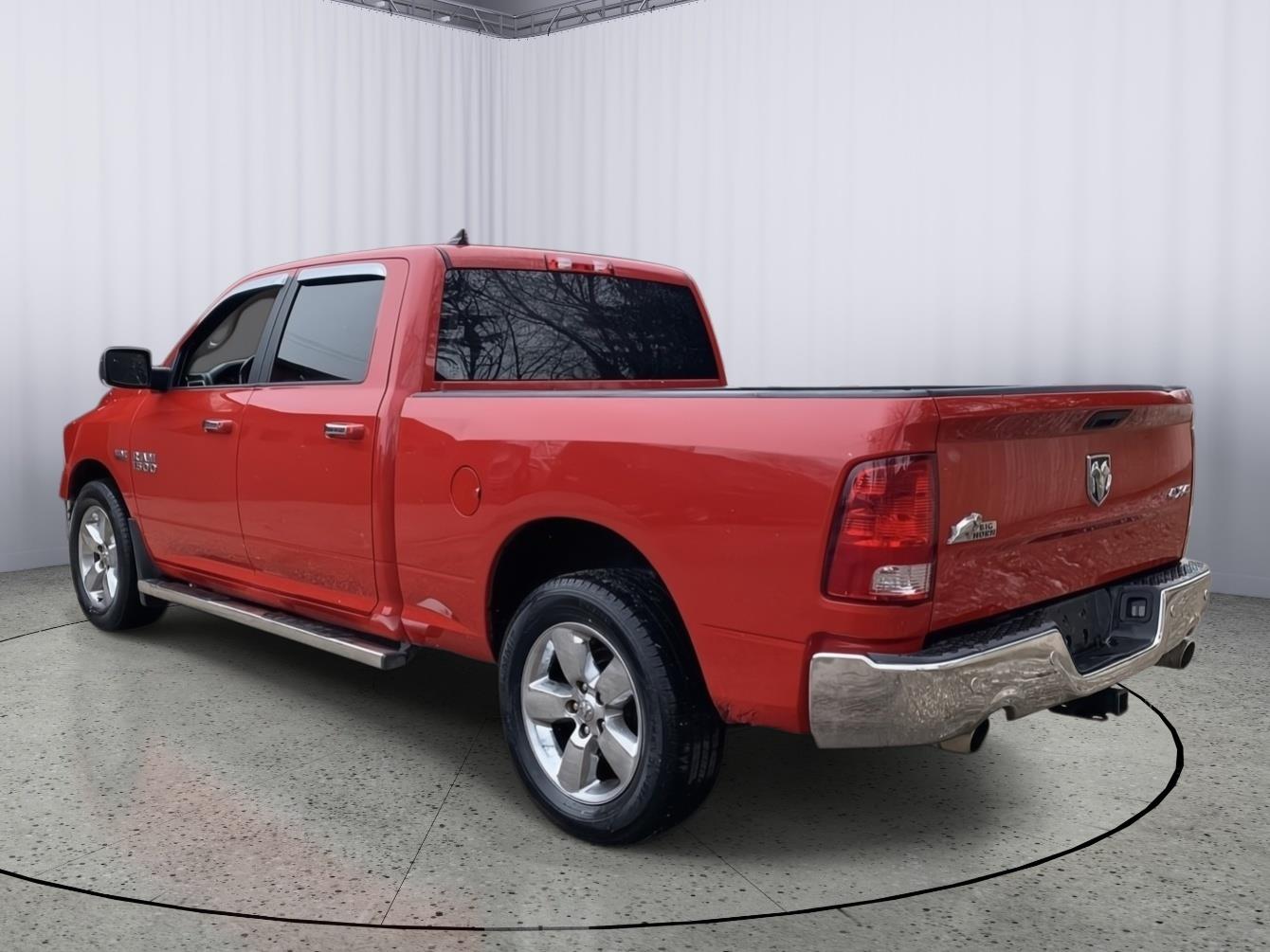 View vehicle photo 5