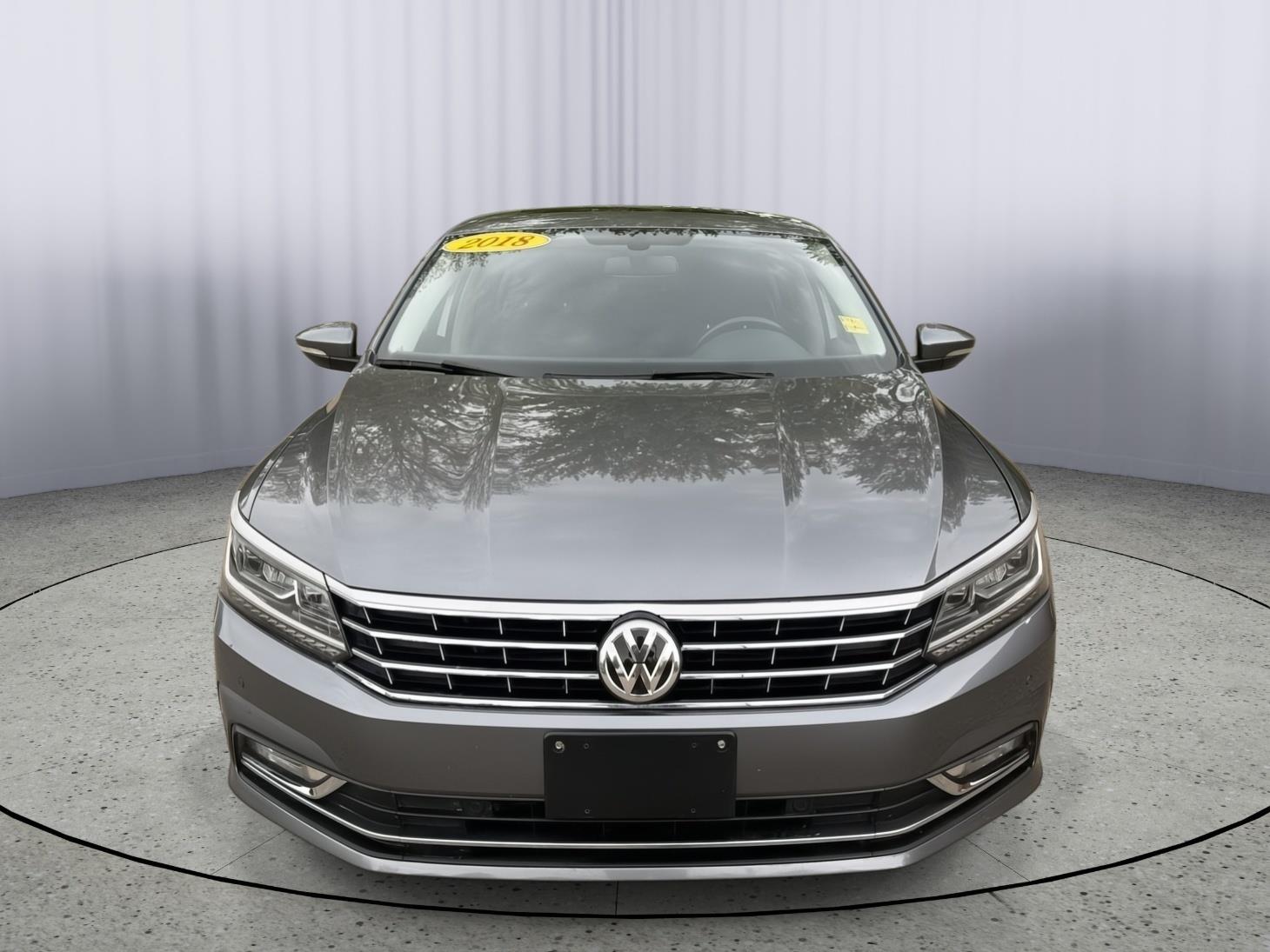 2018 Volkswagen Passat 2.0T SE Auto's photo