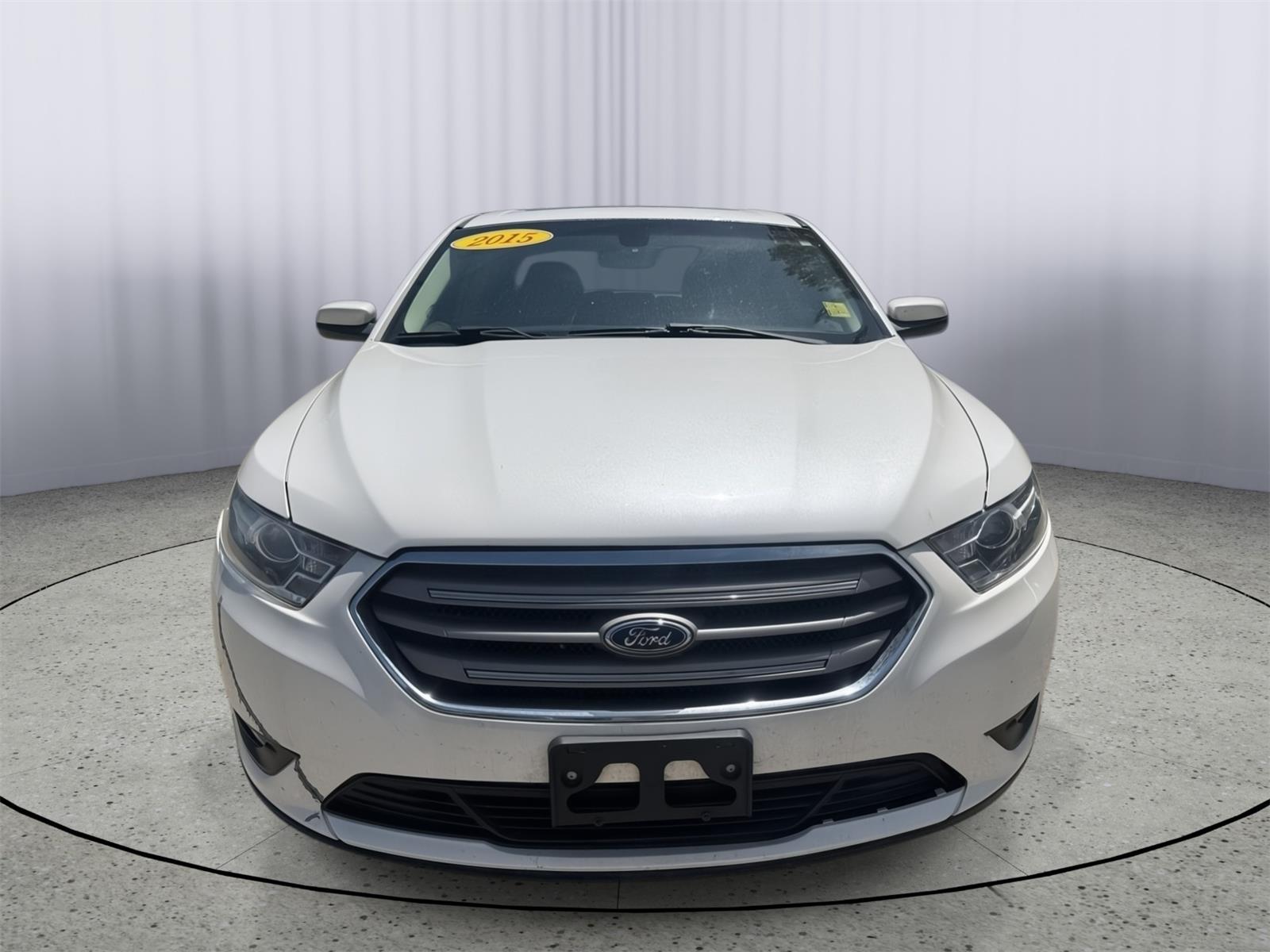 2015 Ford Taurus SEL FWD's photo