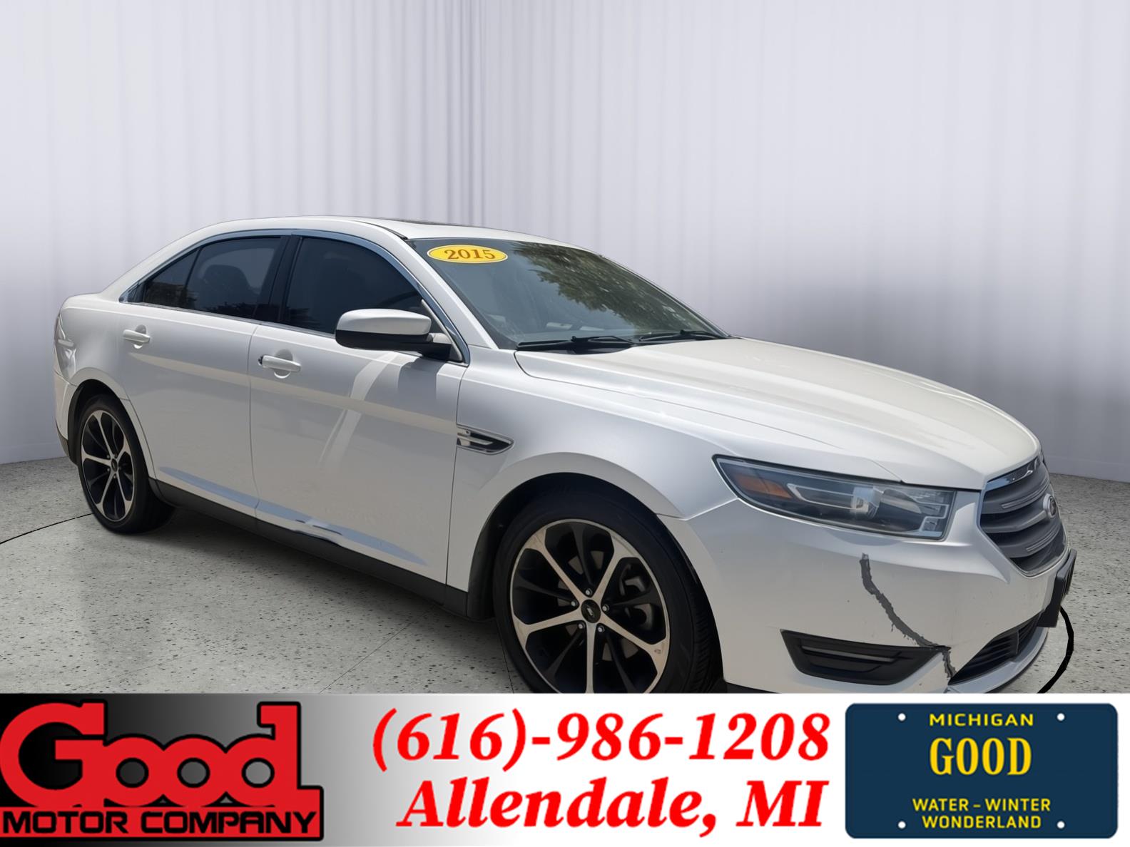 White Platinum Metallic Tri-Coat 2015 Ford Taurus Sedan Front-Wheel Drive 6-Speed Automatic