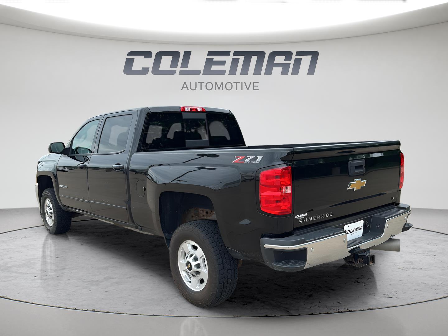 View vehicle photo 3