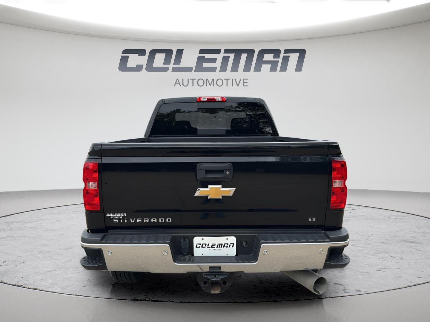 View vehicle photo 4