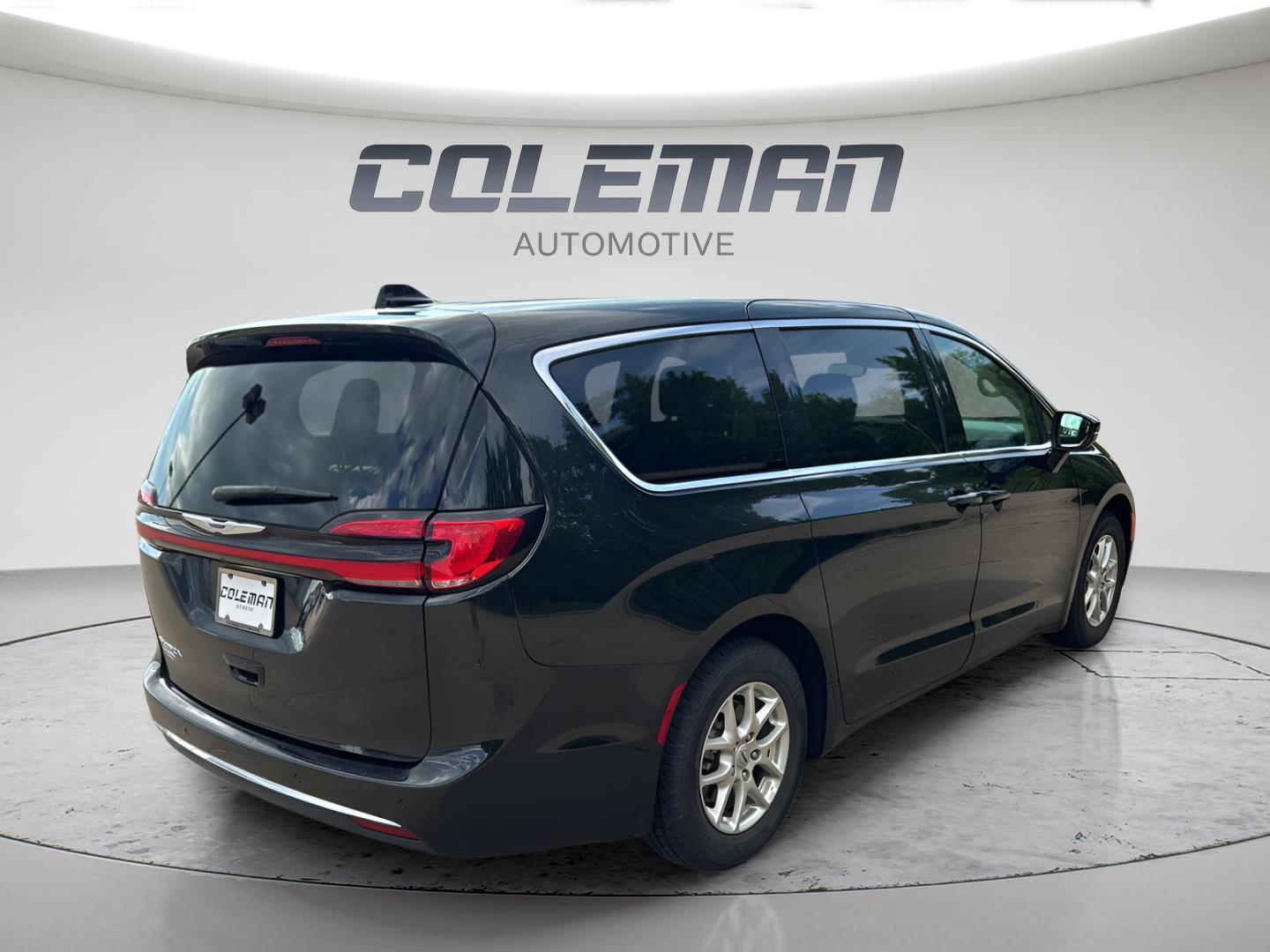 View vehicle photo 5