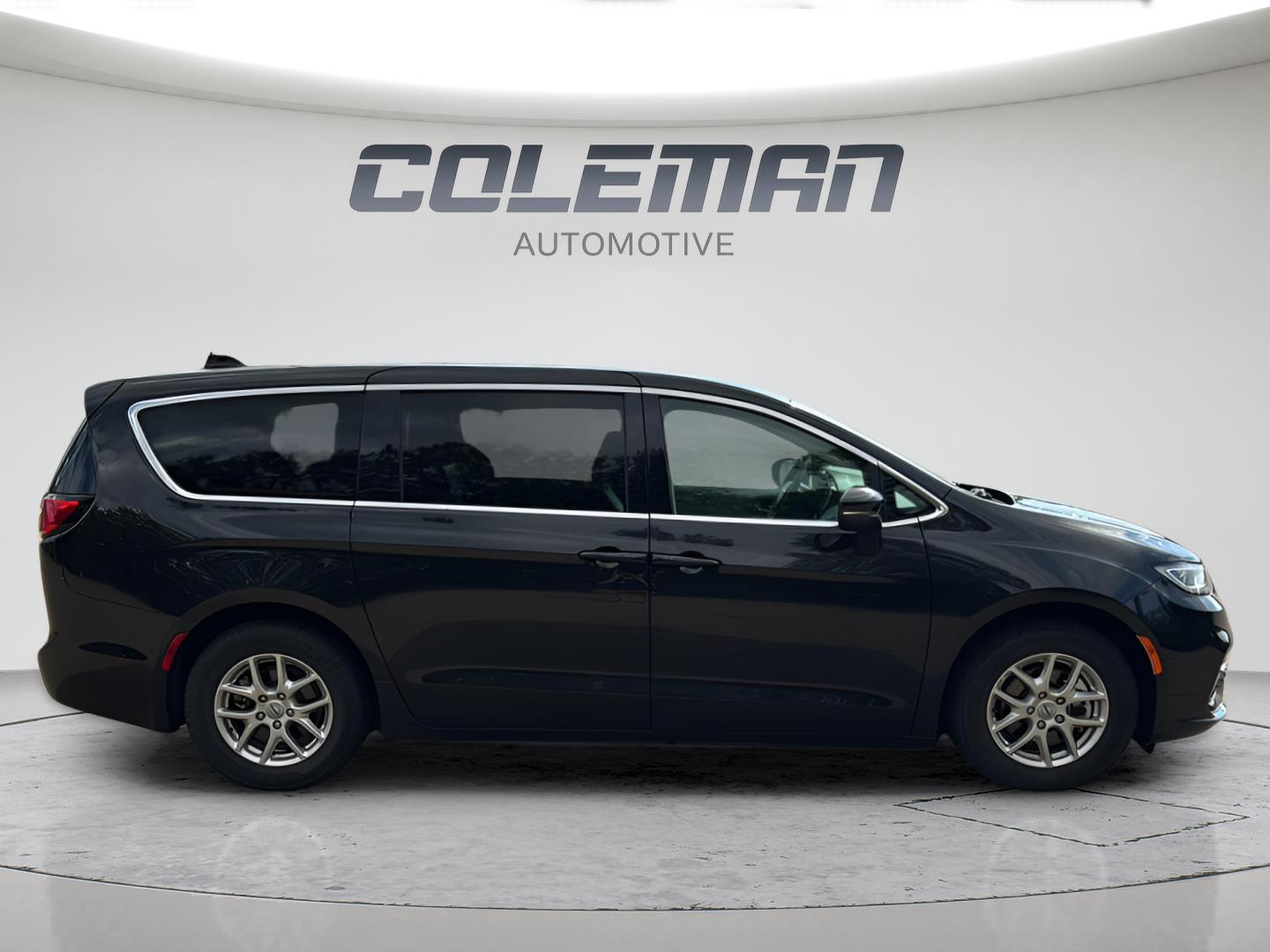 View vehicle photo 6