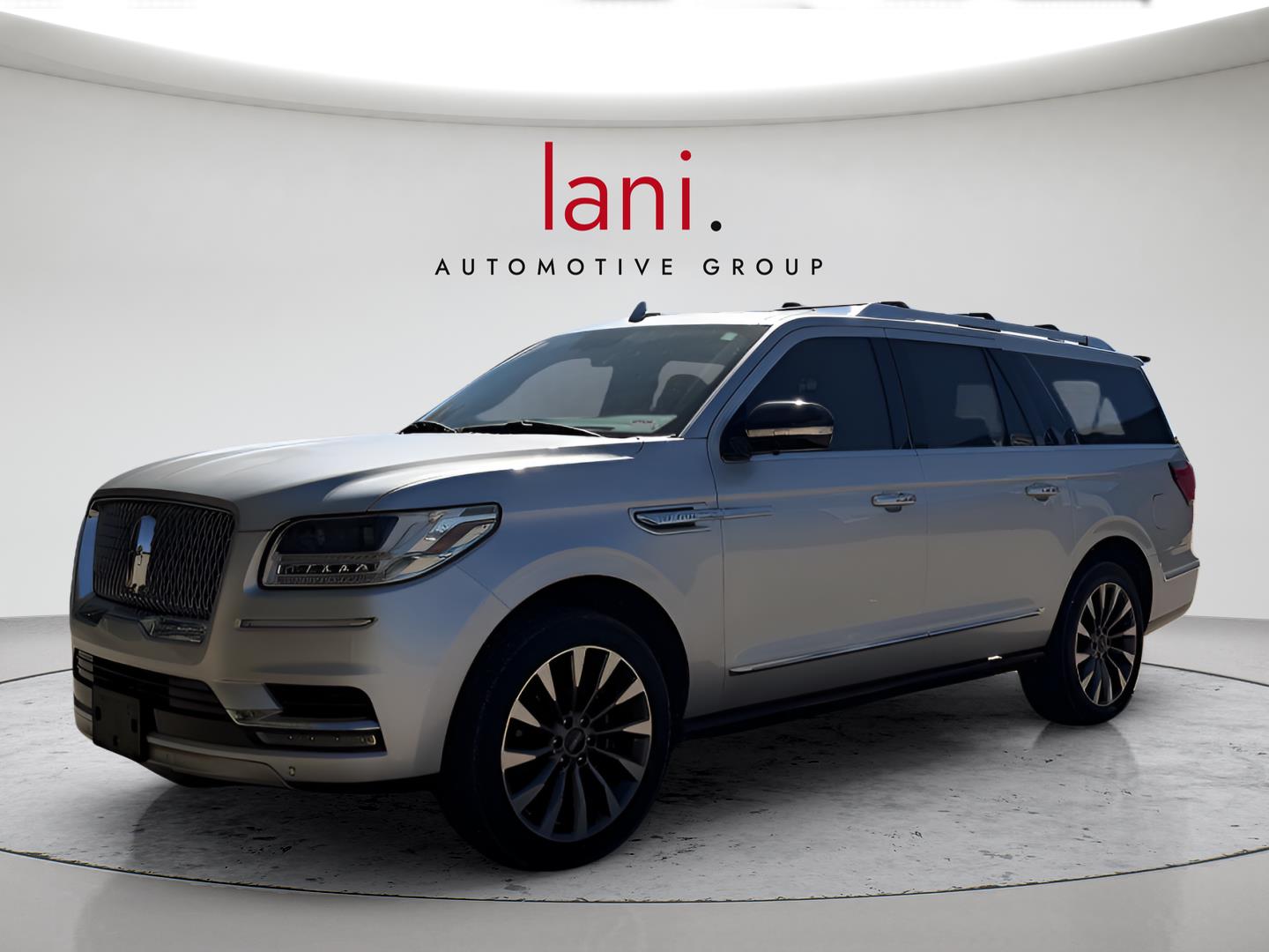 Ingot Silver Metallic 2019 Lincoln Navigator SUV / Crossover Four-Wheel Drive Automatic
