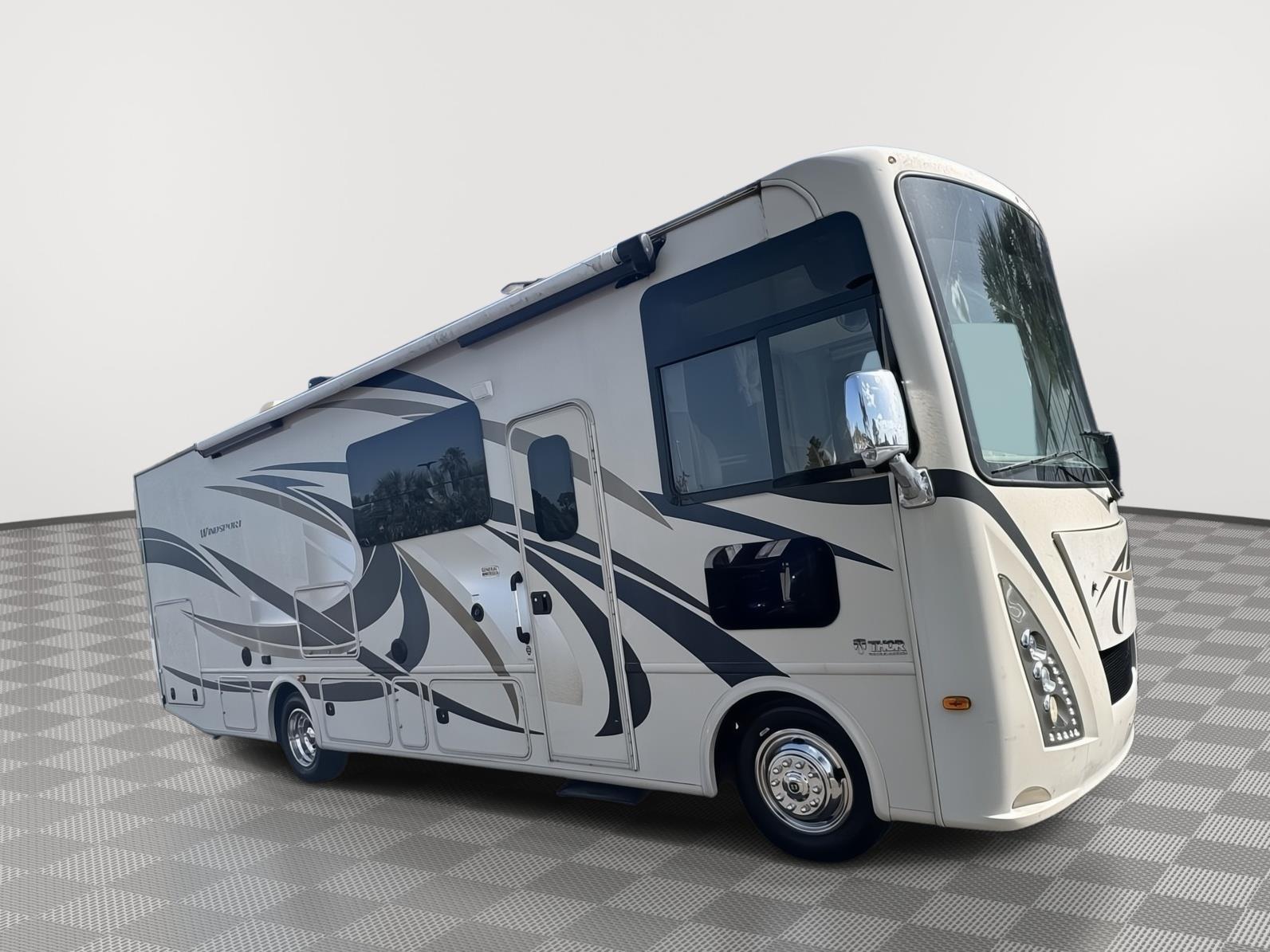 2016 Ford F-53's photo