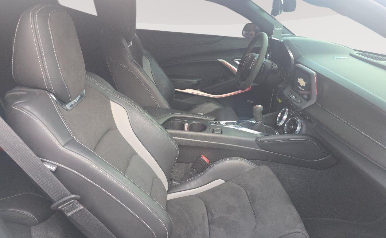 2022 Chevrolet Camaro photo 5