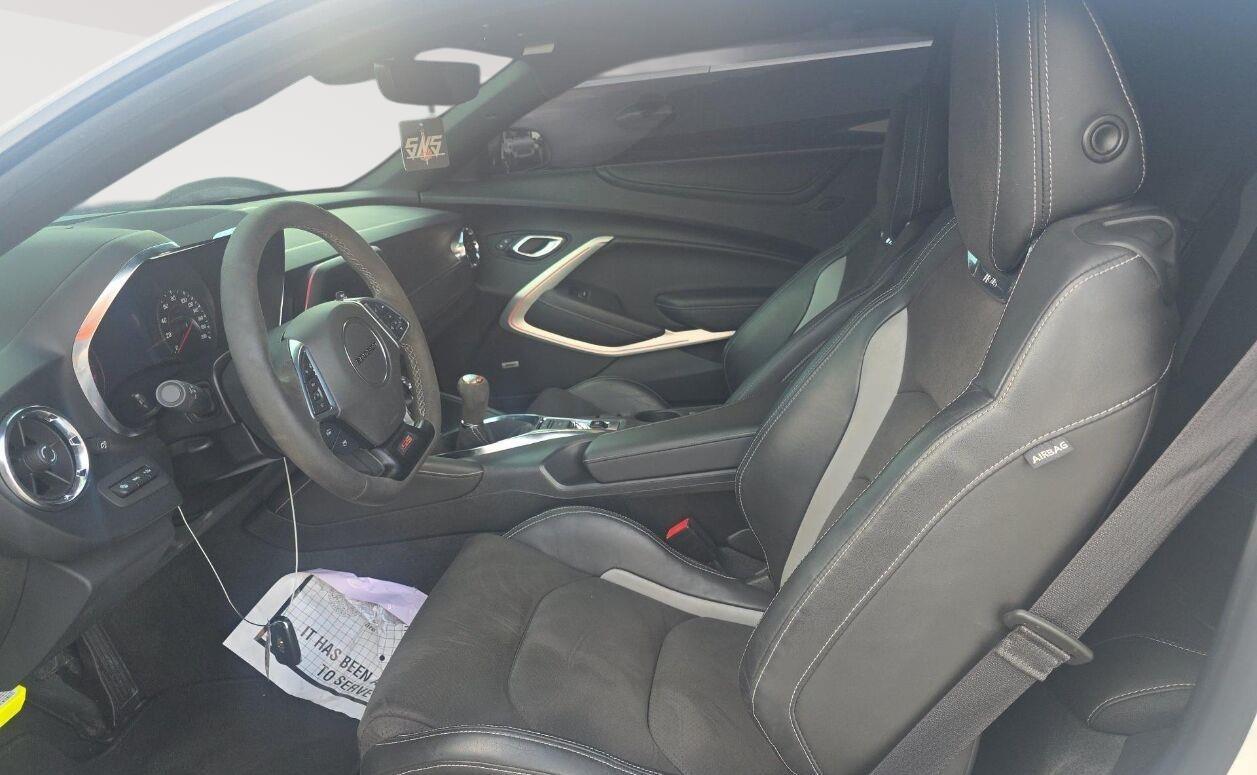 2022 Chevrolet Camaro photo 4