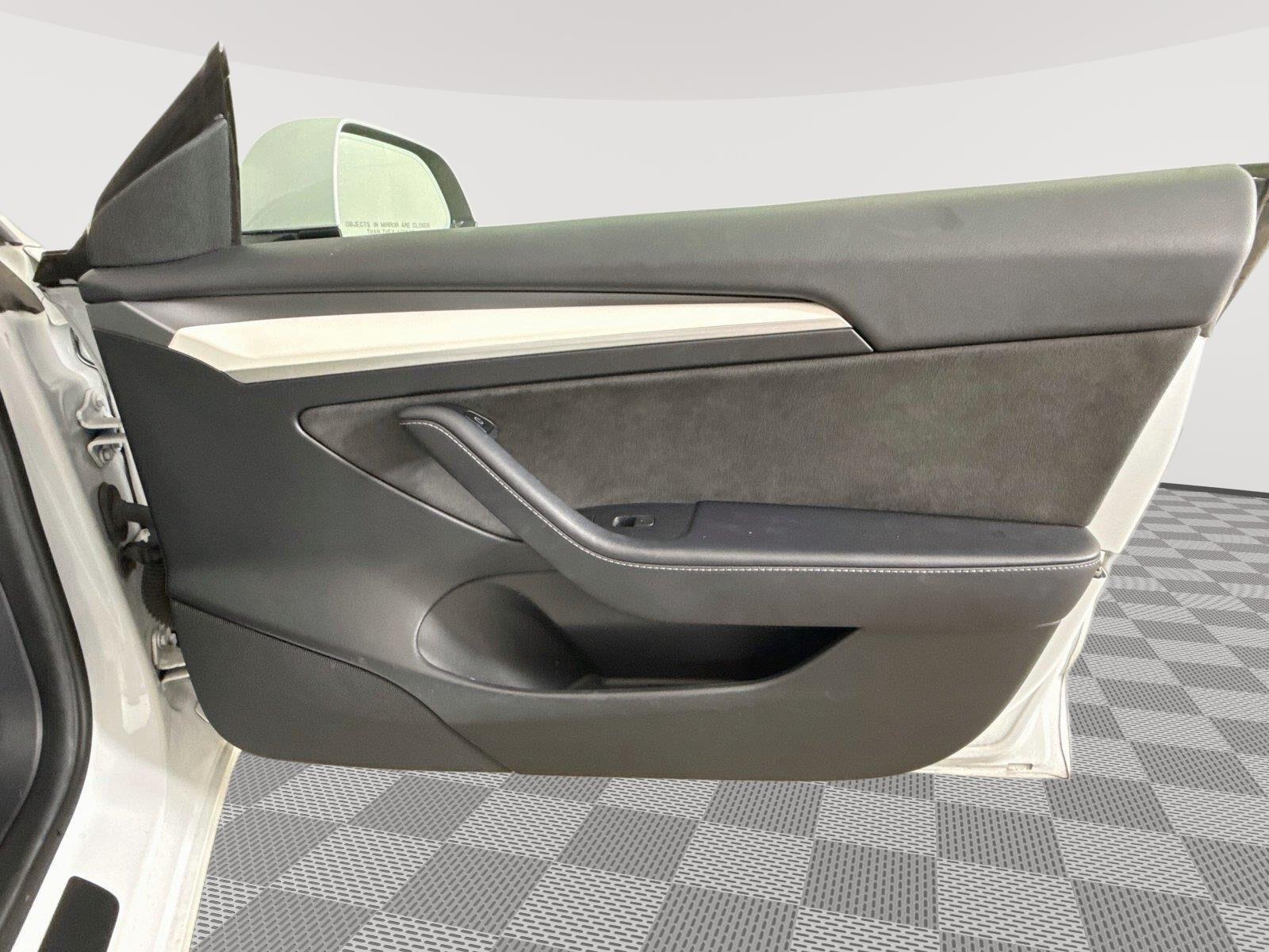 2023 Tesla Model 3 photo 11