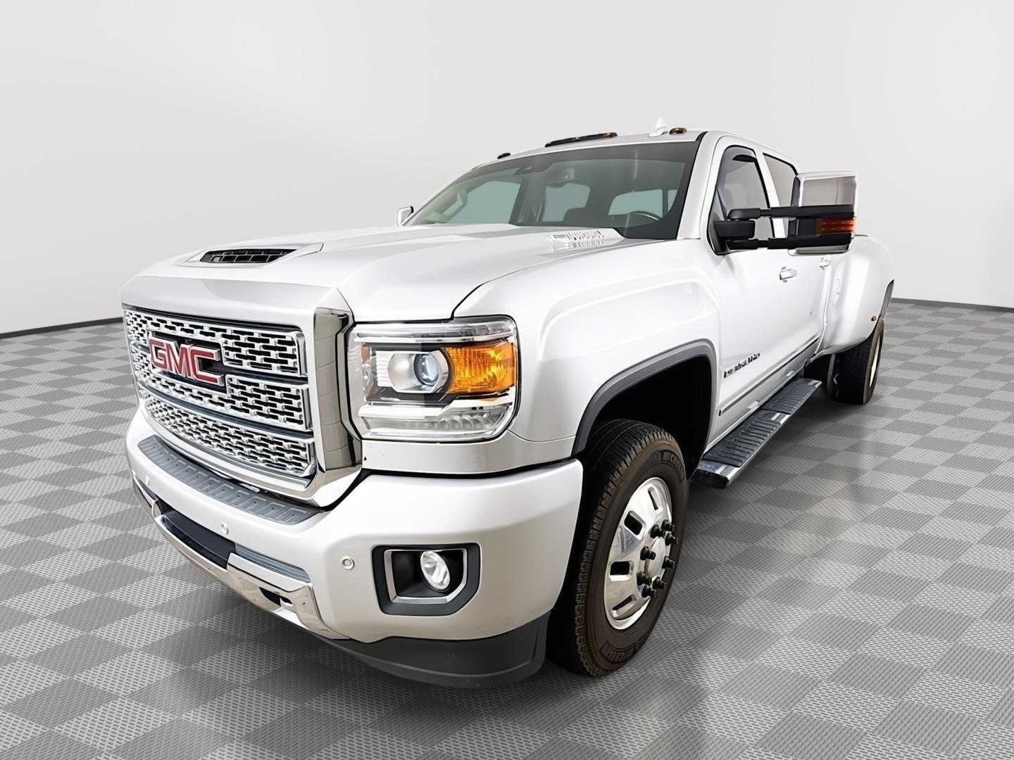 Quicksilver Metallic 2019 GMC Sierra 3500HD Denali Crew Cab LB DRW 4WD Pickup Truck Four-Wheel Drive 6-Speed Automatic