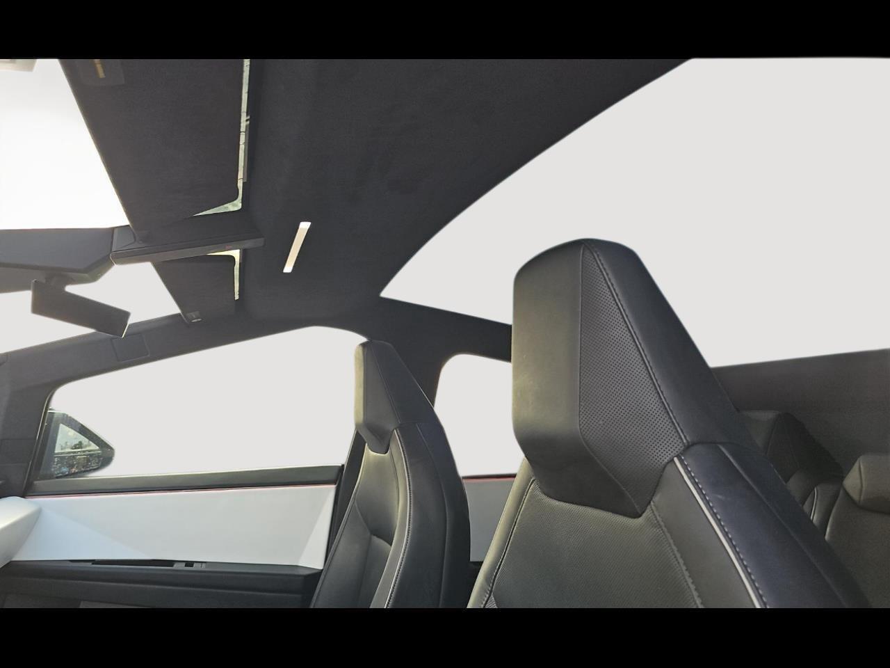 2024 Tesla Cybertruck photo 5