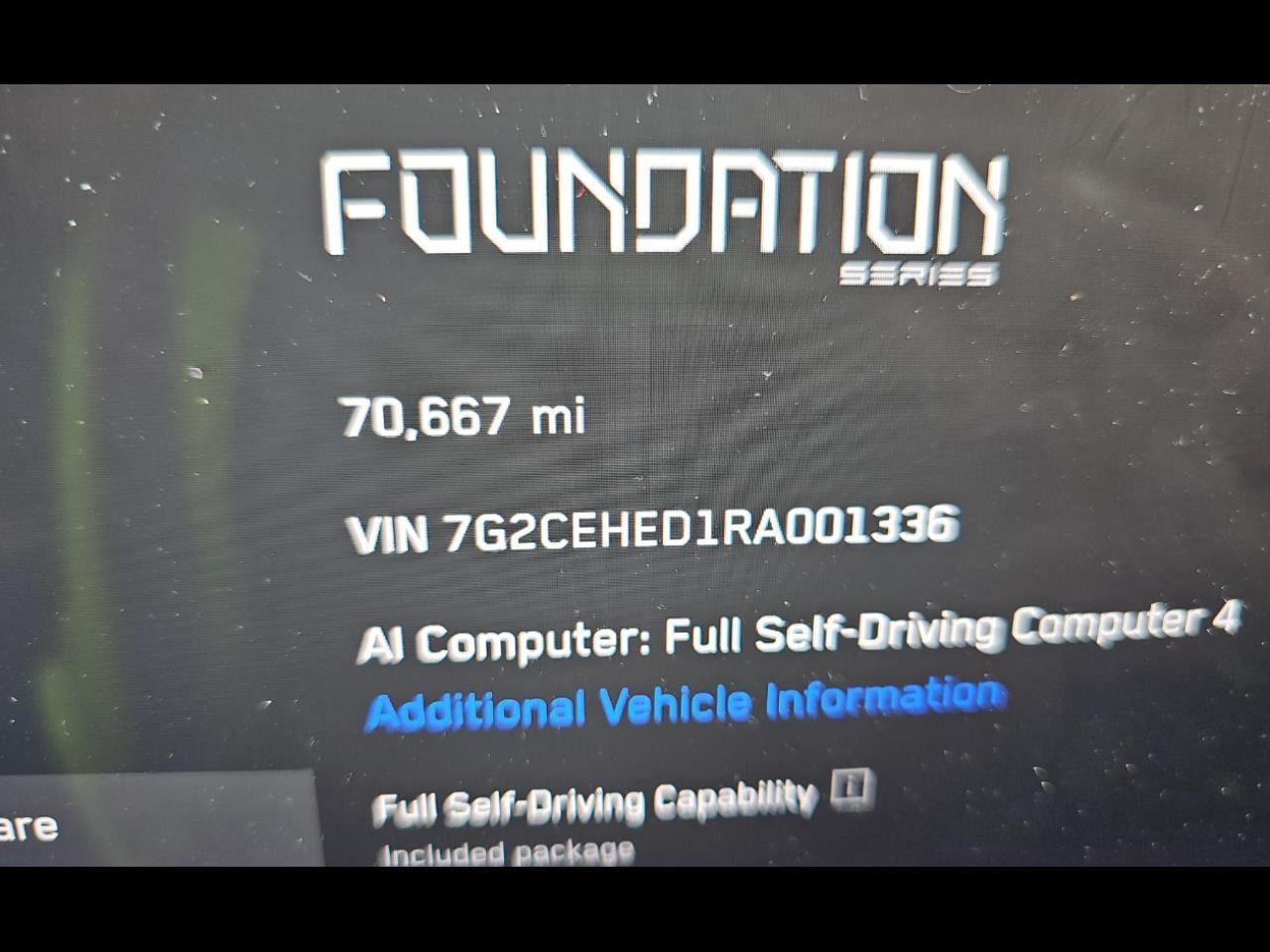 2024 Tesla Cybertruck photo 8