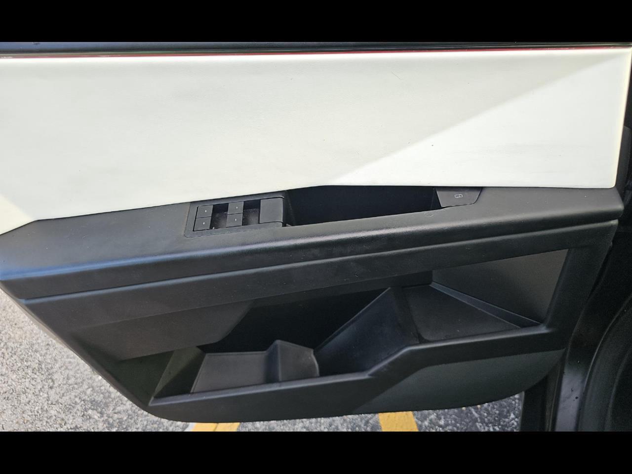 2024 Tesla Cybertruck photo 12