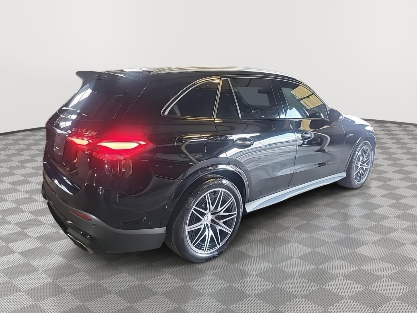 2025 Mercedes-Benz GLC photo 2