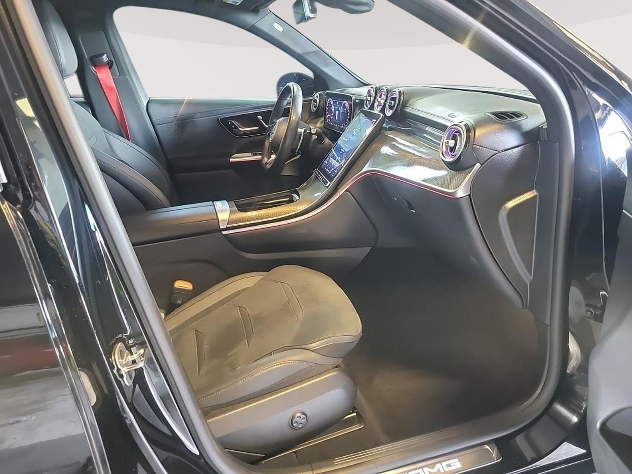 2025 Mercedes-Benz GLC photo 8