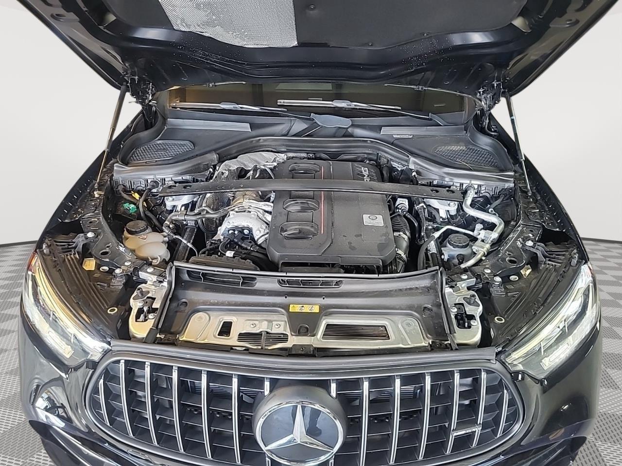 2025 Mercedes-Benz GLC photo 10