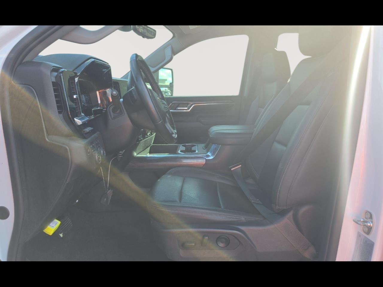 2024 Chevrolet Silverado 3500HD photo 5