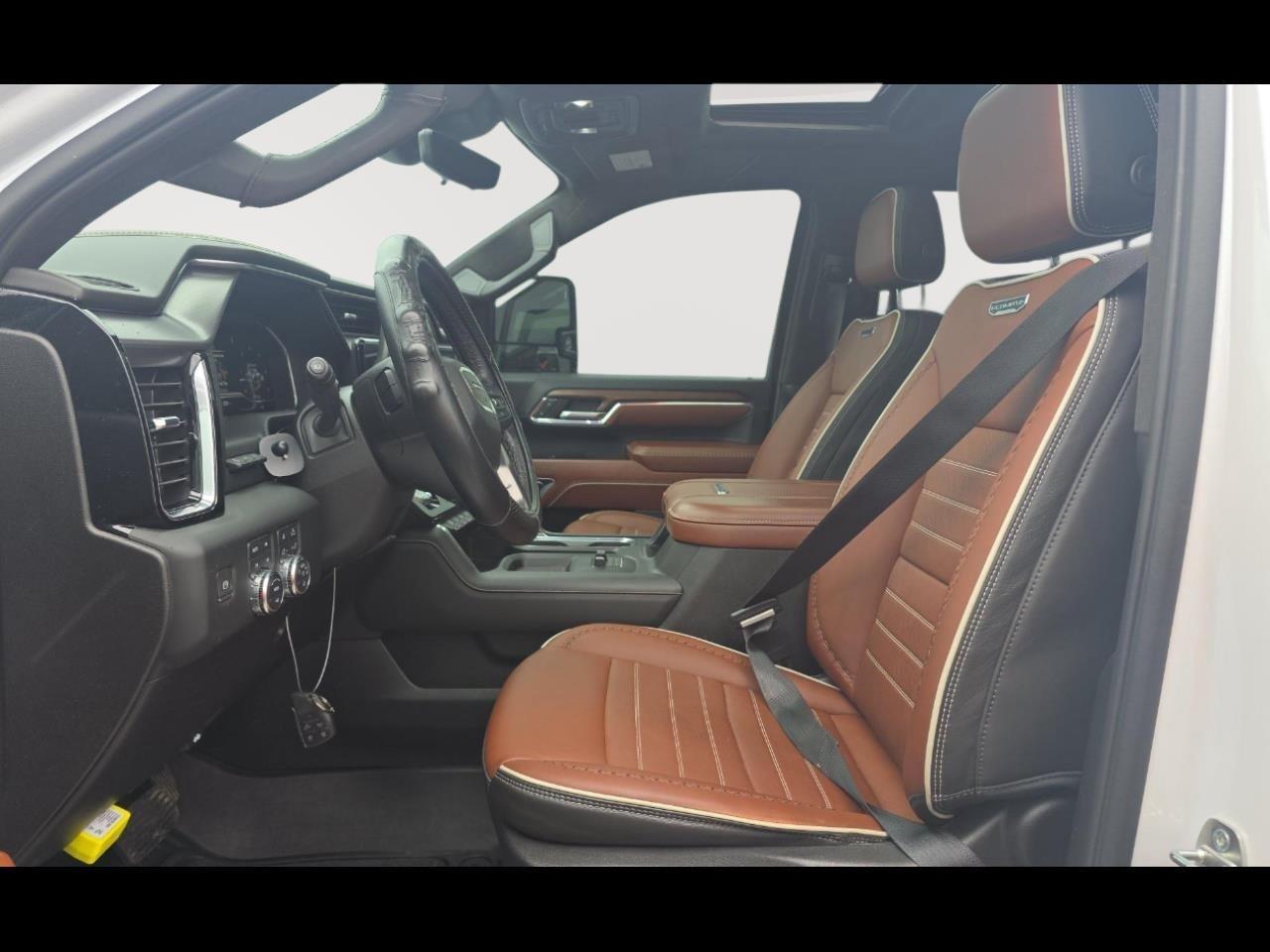 2024 GMC Sierra 3500HD photo 3