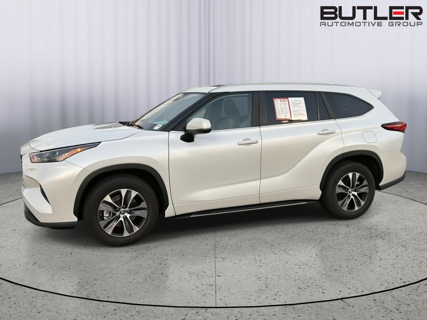 Used 2023 Toyota Highlander SUV