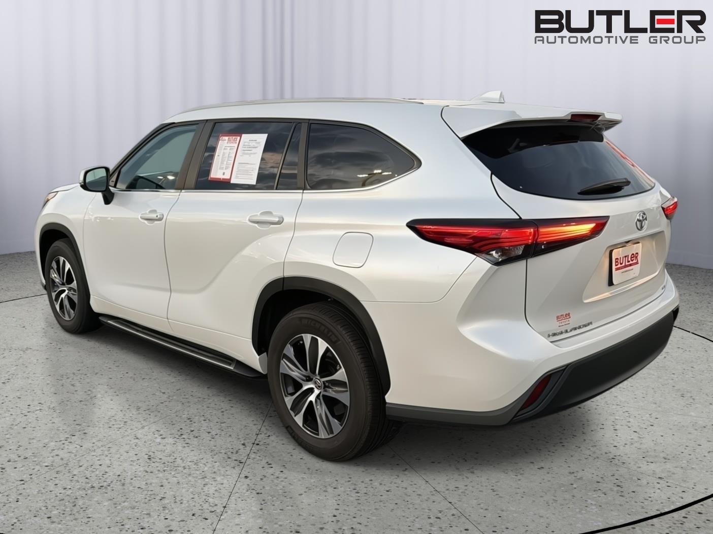 Used 2023 Toyota Highlander SUV