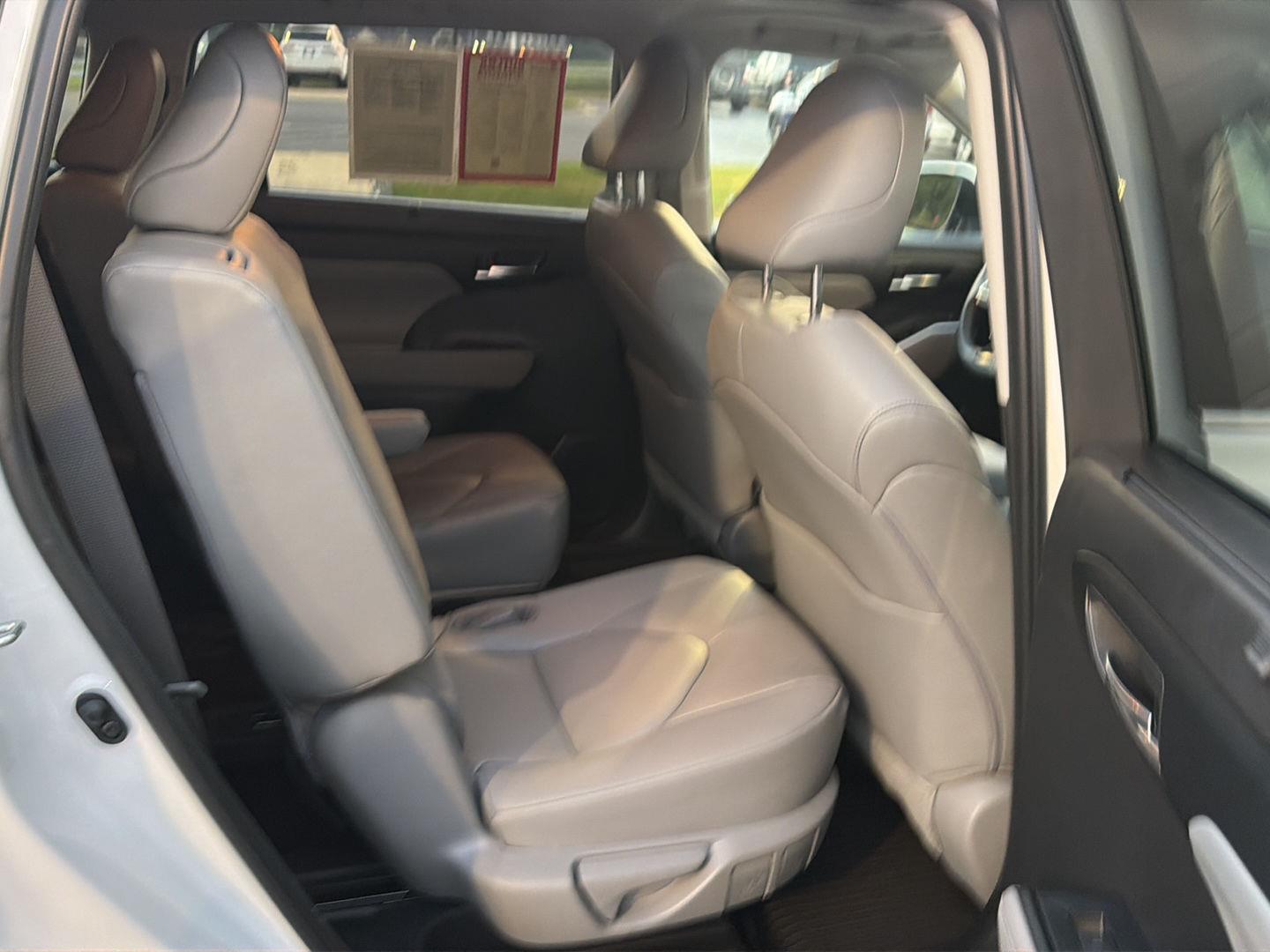 Used 2023 Toyota Highlander SUV