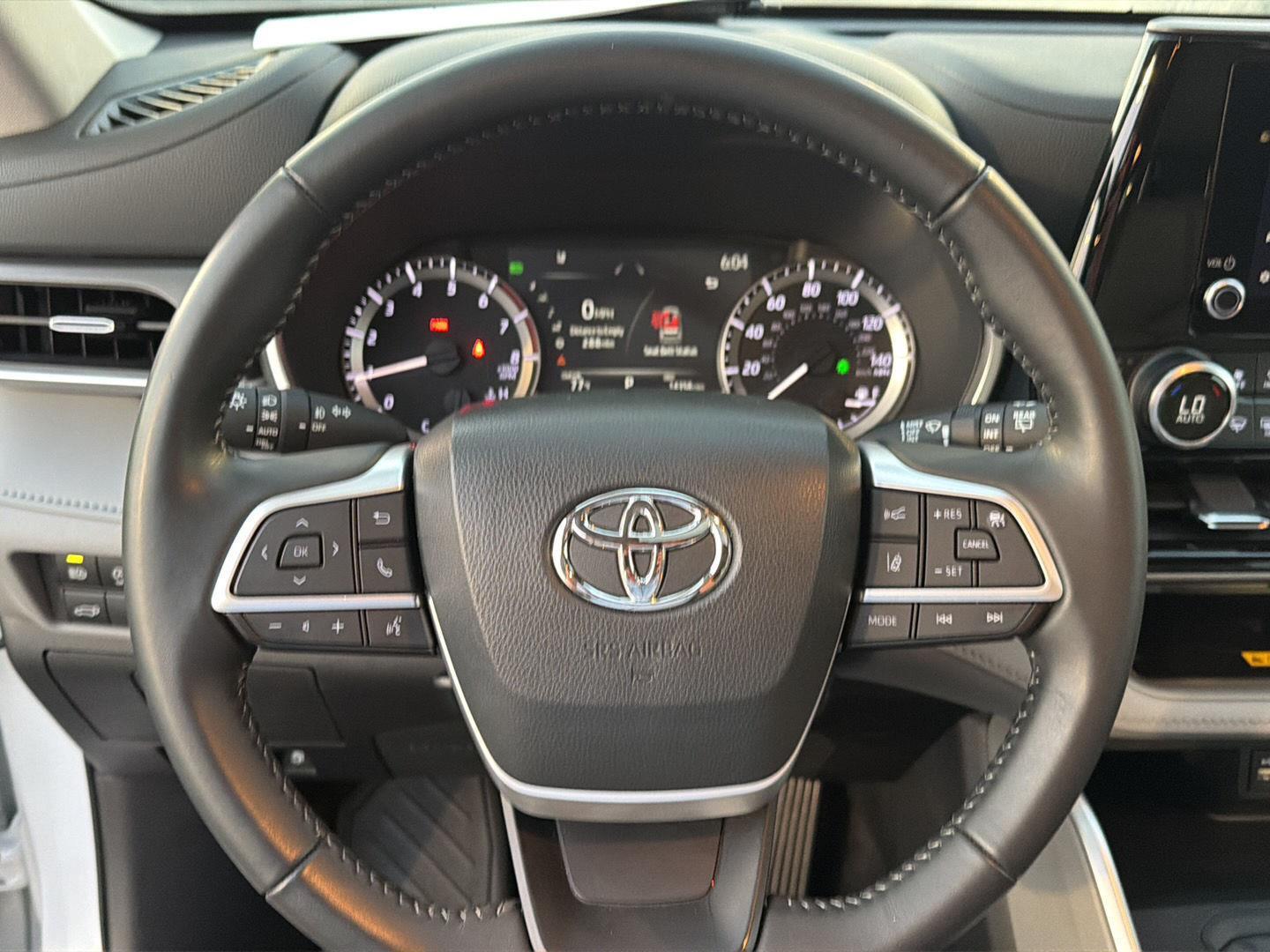 Used 2023 Toyota Highlander SUV