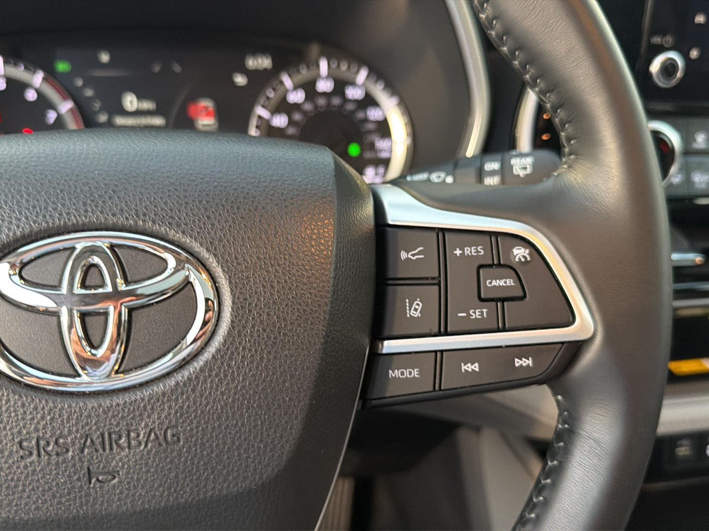 Used 2023 Toyota Highlander SUV