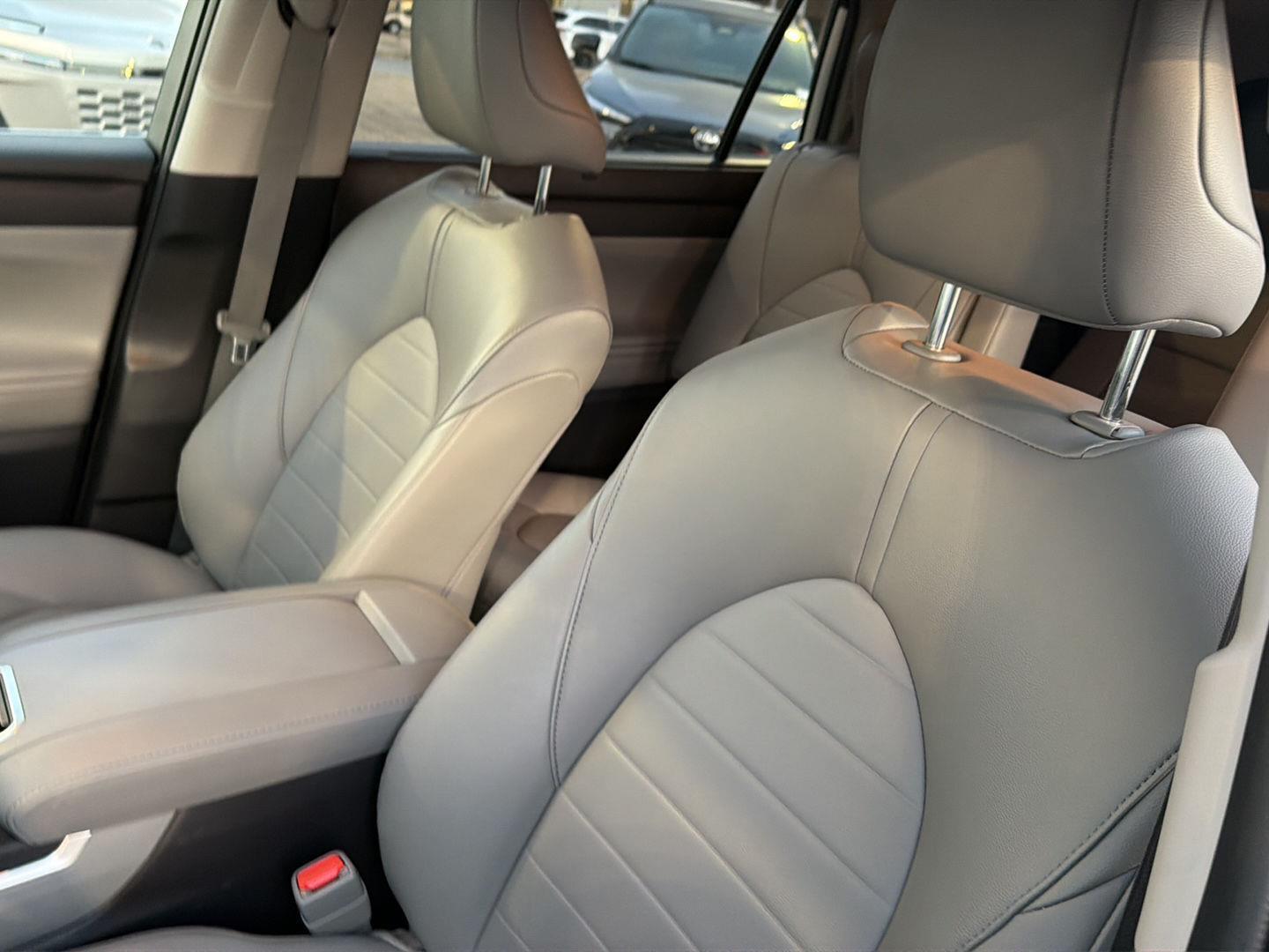 Used 2023 Toyota Highlander SUV