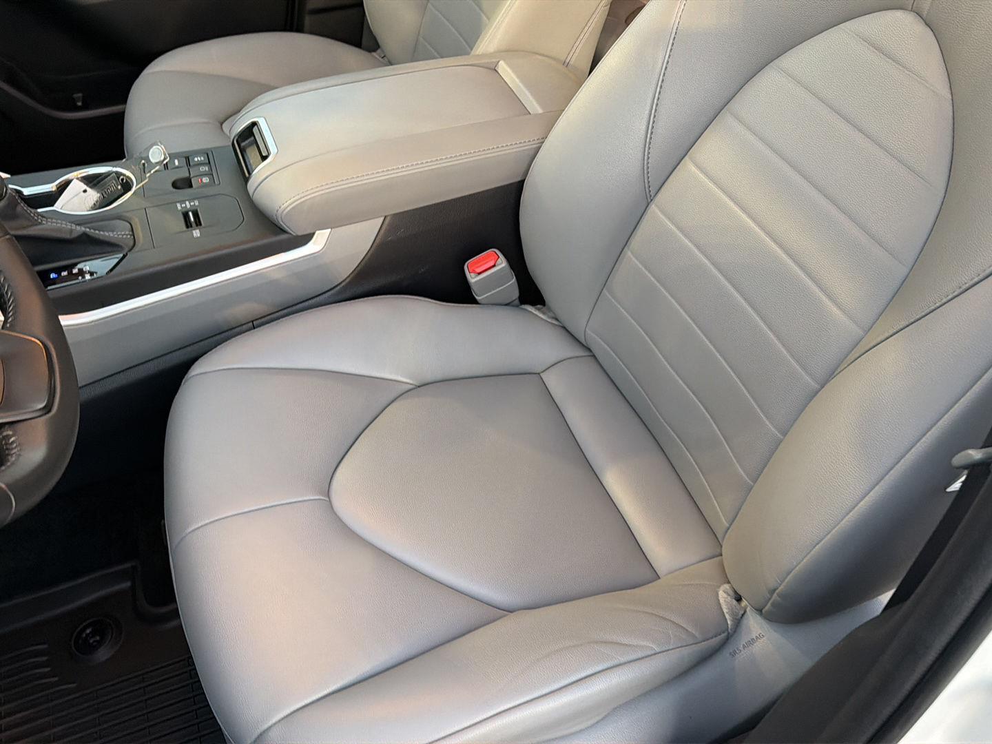 Used 2023 Toyota Highlander SUV
