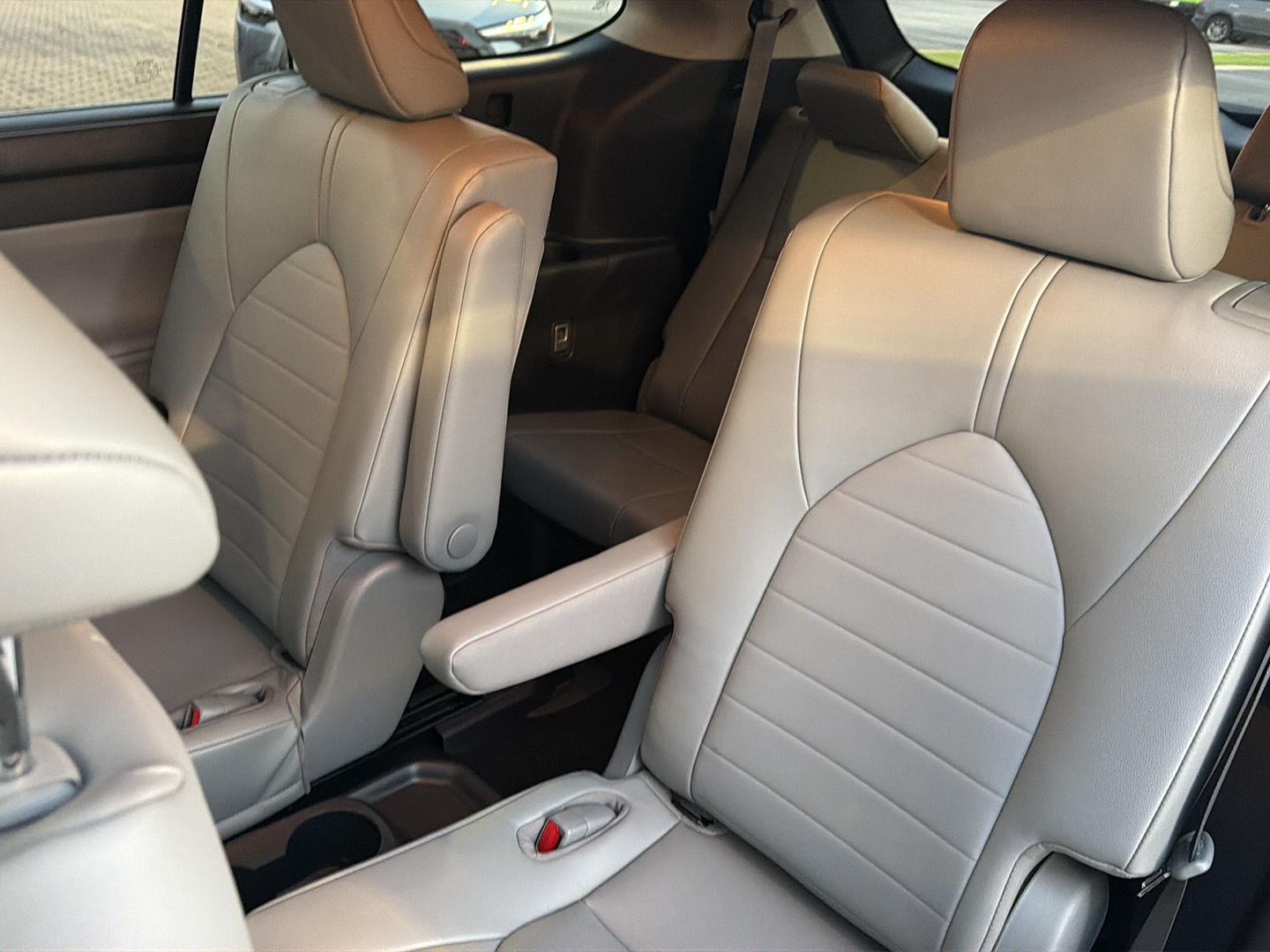 Used 2023 Toyota Highlander SUV