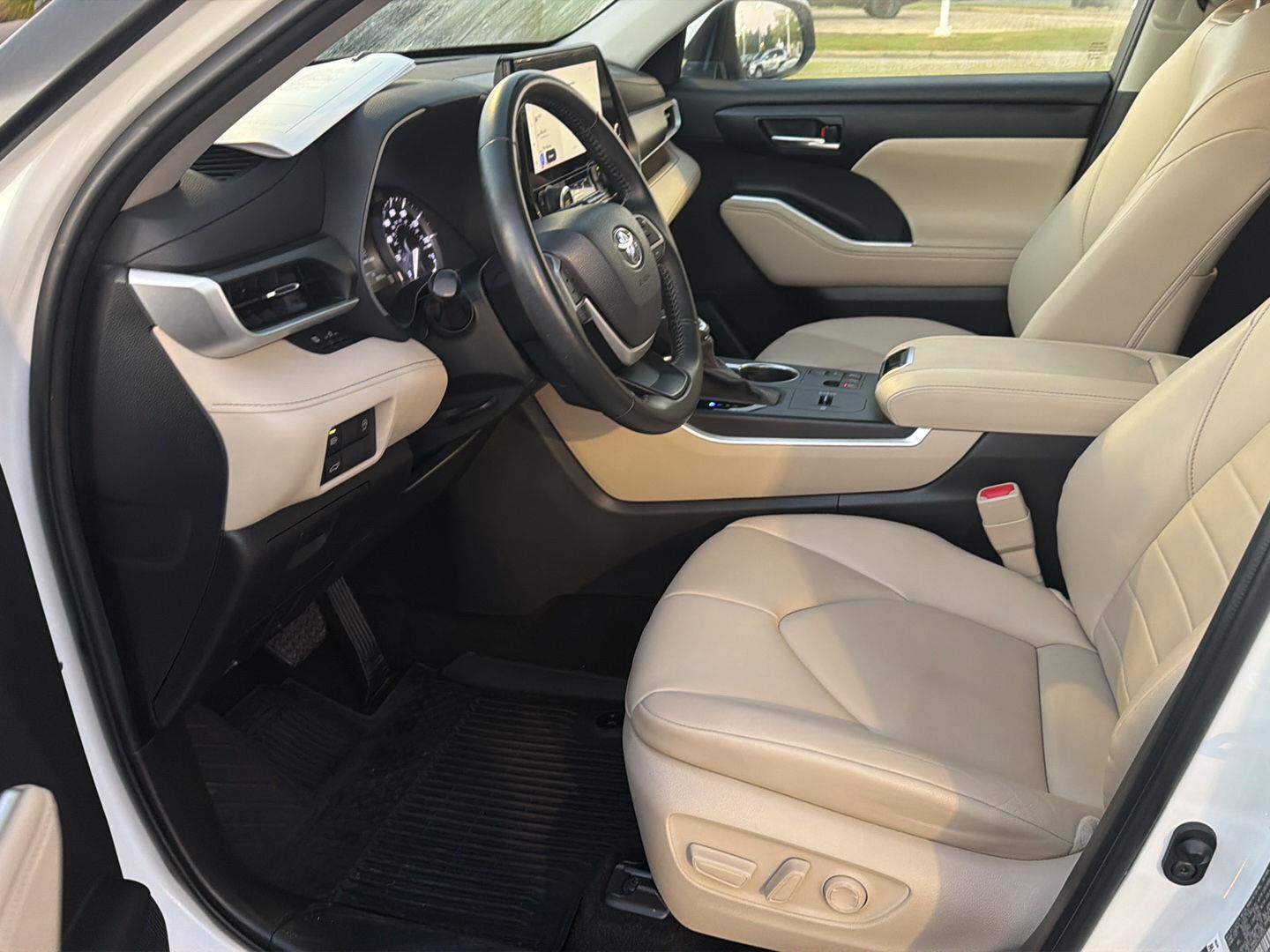 Used 2023 Toyota Highlander SUV