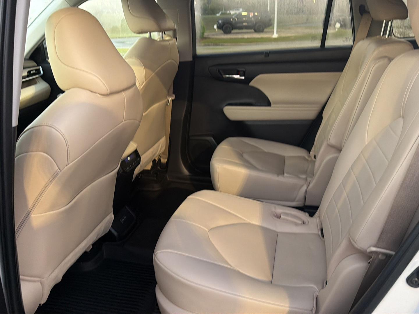 Used 2023 Toyota Highlander SUV