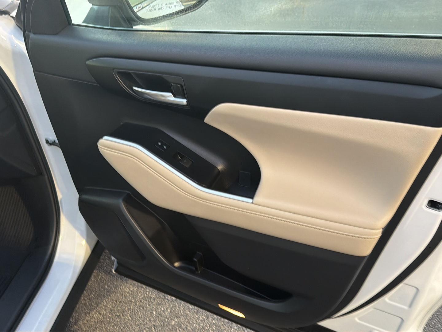 Used 2023 Toyota Highlander SUV