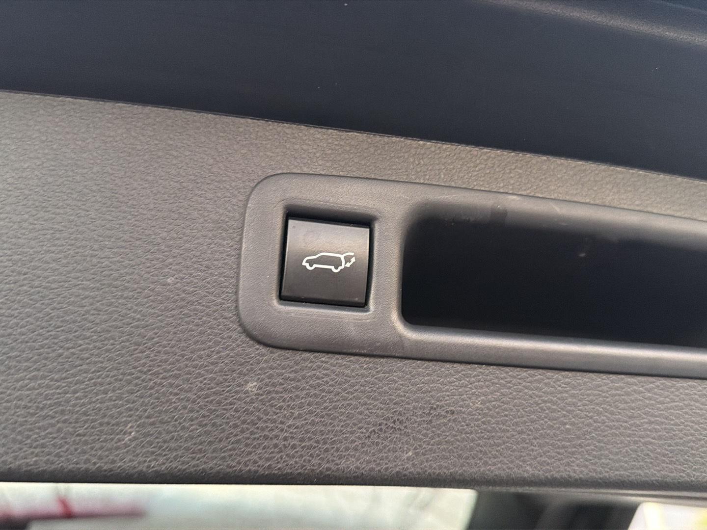 Used 2023 Toyota Highlander SUV