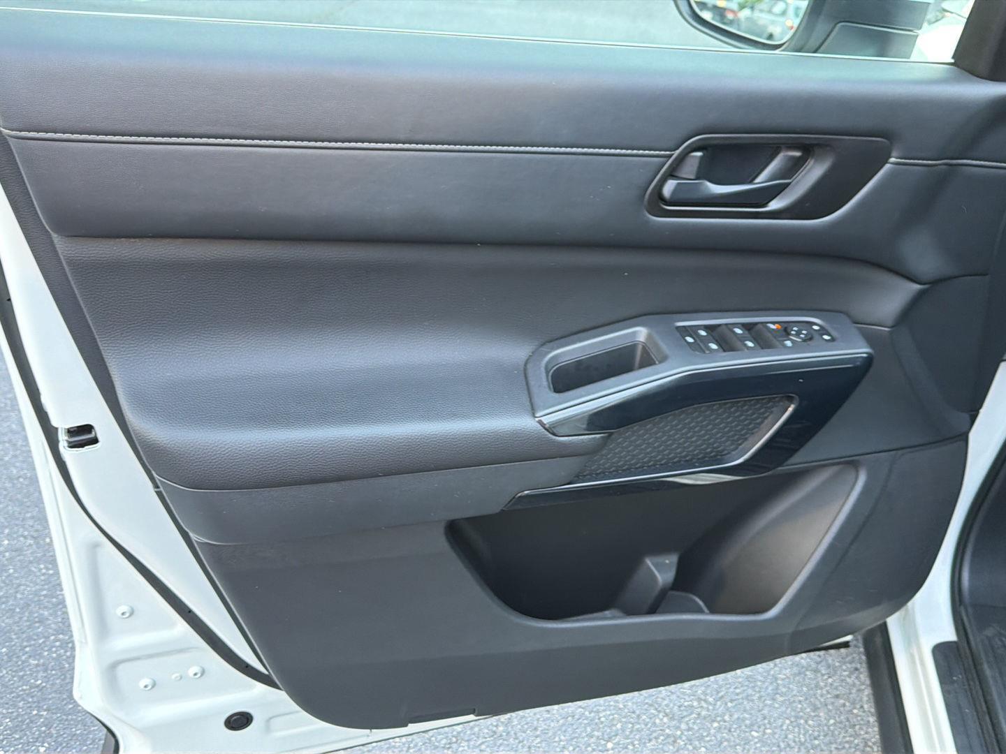 Used 2025 Nissan Pathfinder SUV