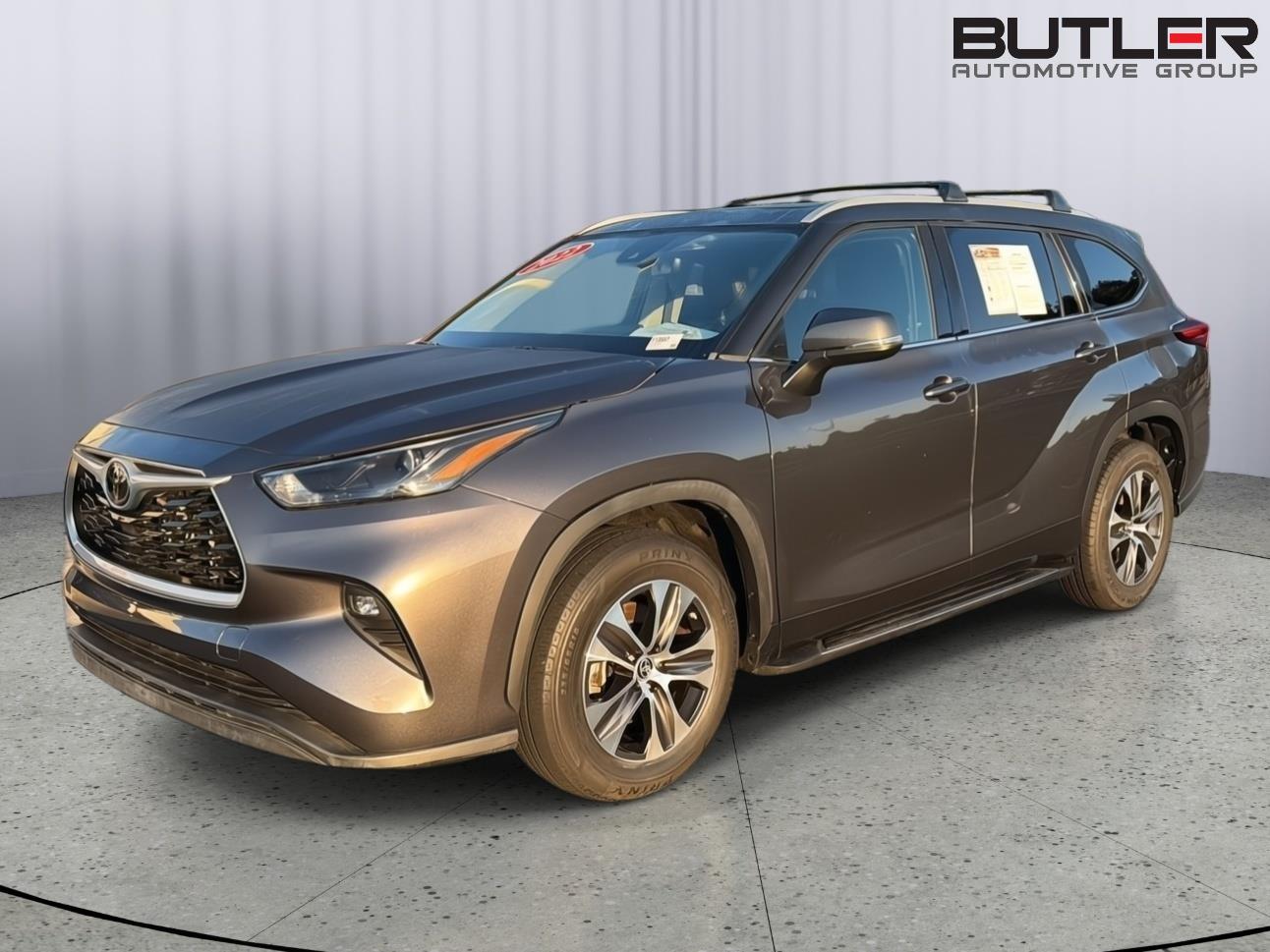 Magnetic Gray Metallic 2022 Toyota Highlander SUV / Crossover Front-Wheel Drive 8-Speed Automatic