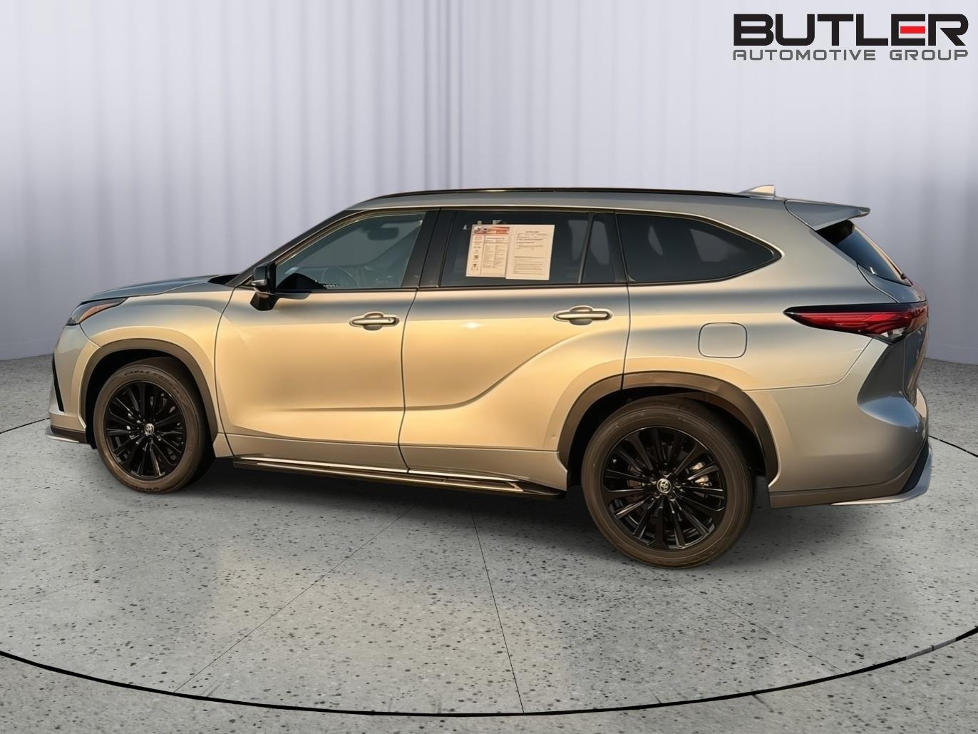 Used 2023 Toyota Highlander SUV