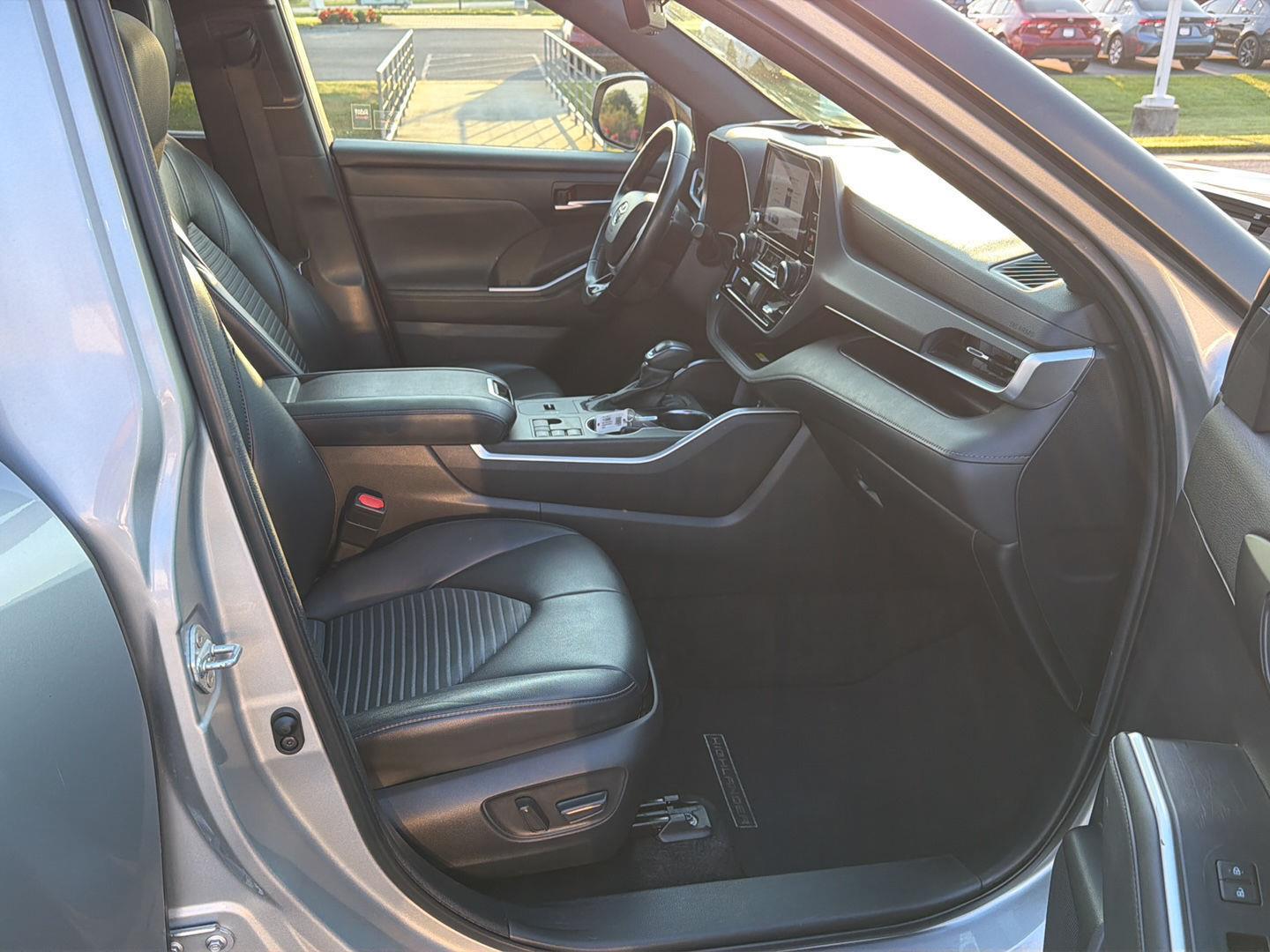 Used 2023 Toyota Highlander SUV