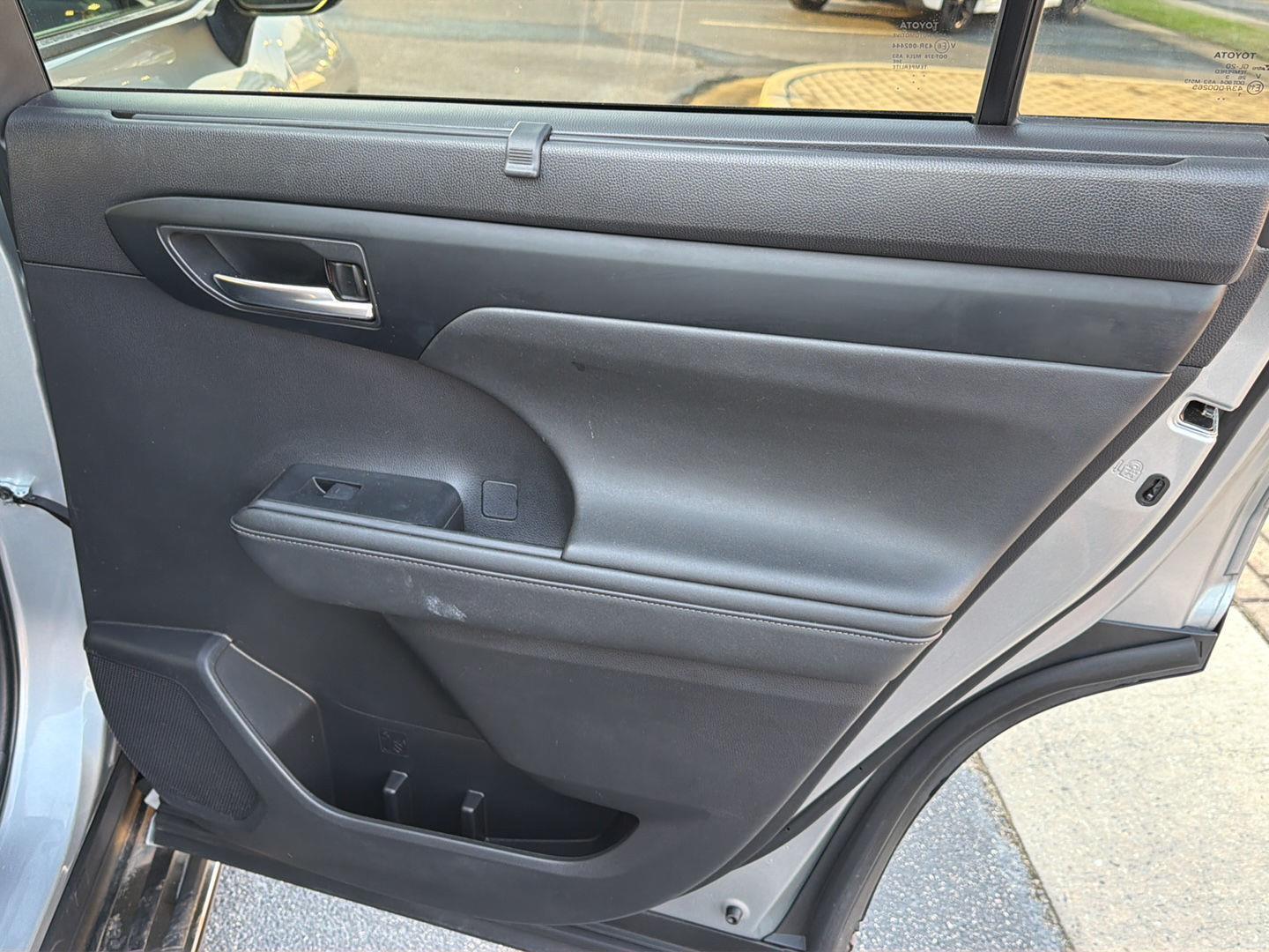 Used 2023 Toyota Highlander SUV