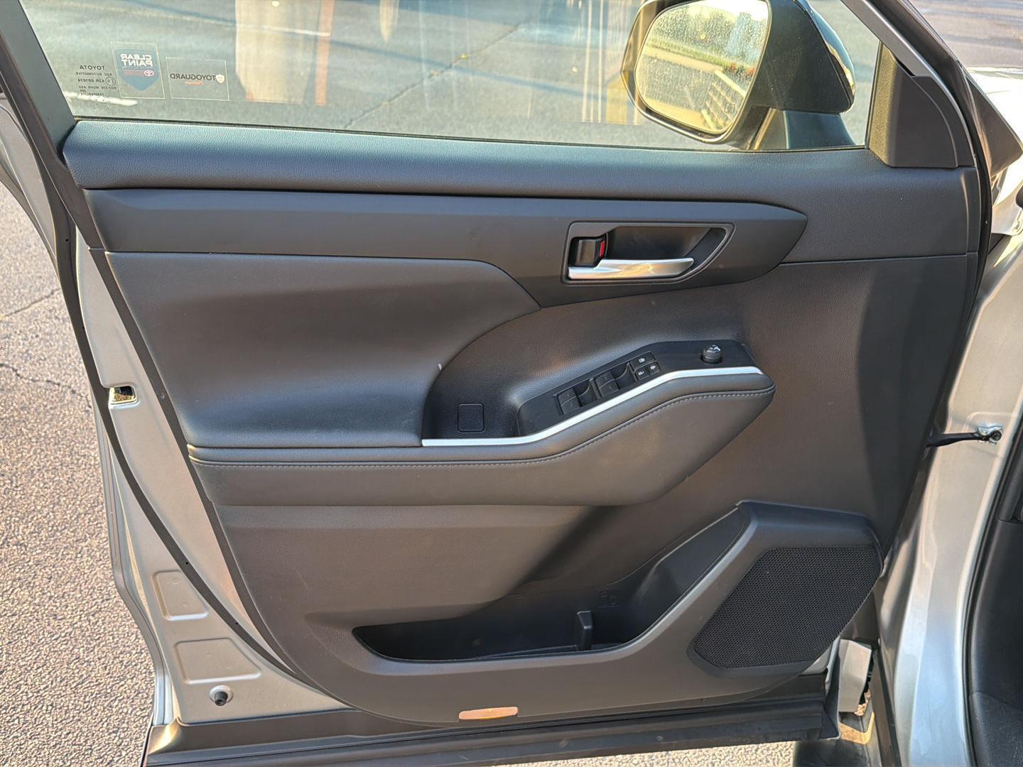 Used 2023 Toyota Highlander SUV