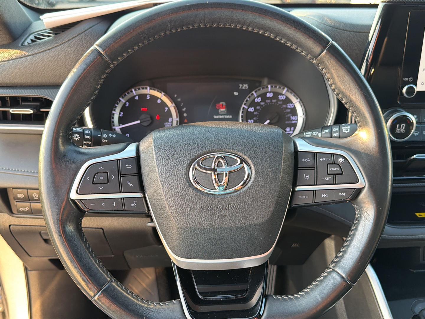 Used 2023 Toyota Highlander SUV