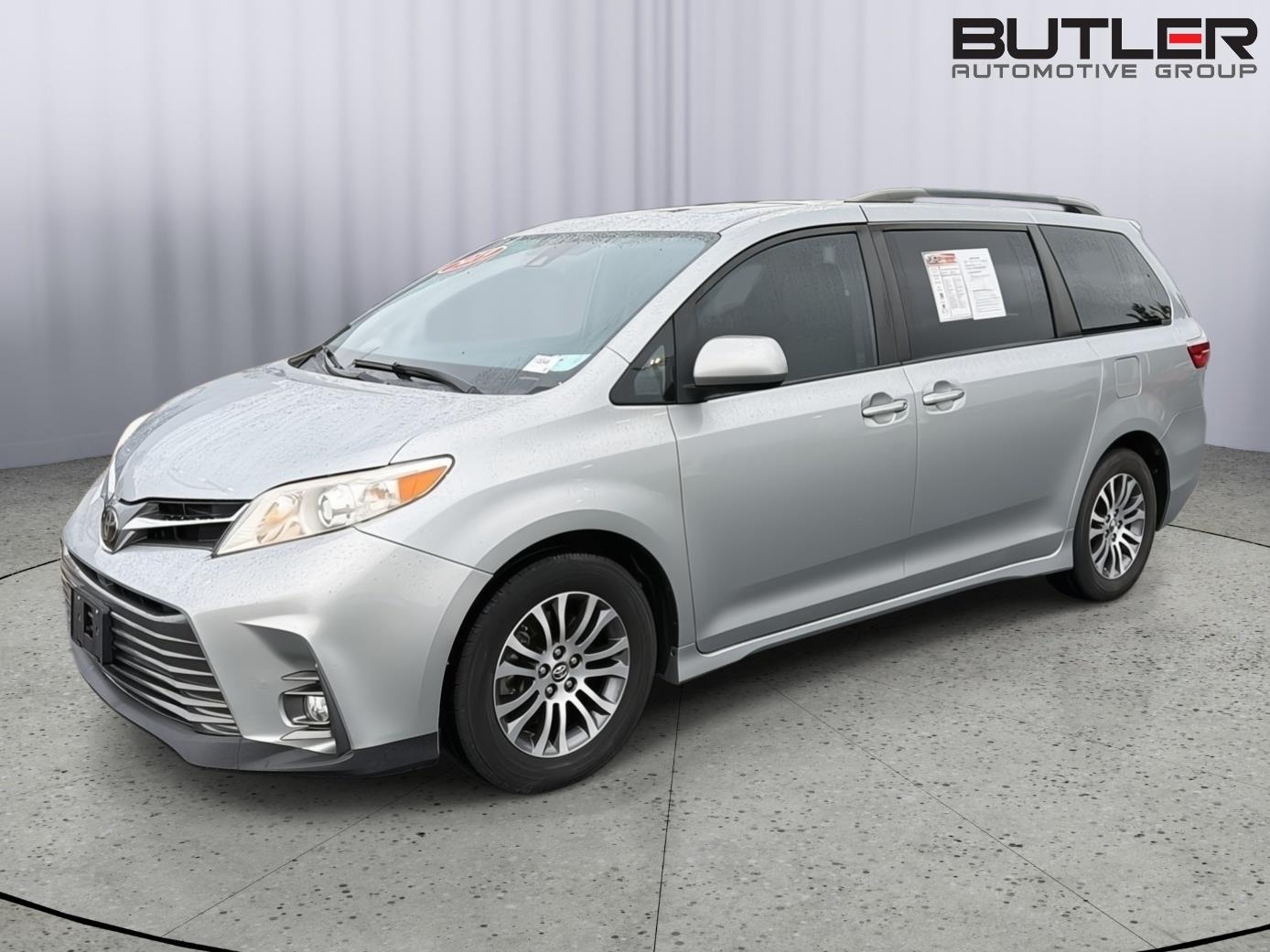 Celestial Silver Metallic 2019 Toyota Sienna XLE Premium 8-Passenger FWD Minivan Front-Wheel Drive Automatic