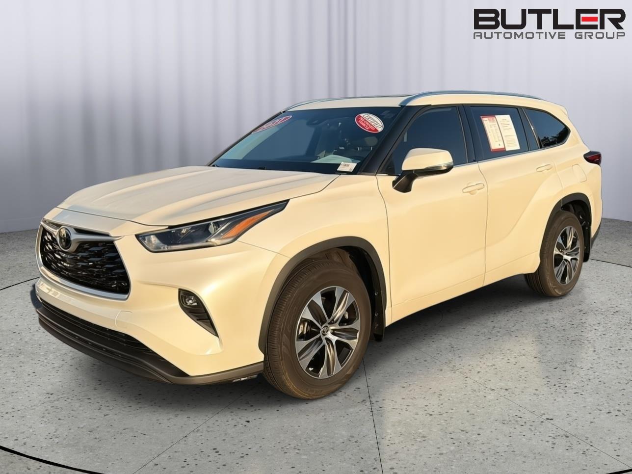 White (Blizzard Pearl) 2021 Toyota Highlander SUV / Crossover Front-Wheel Drive Automatic