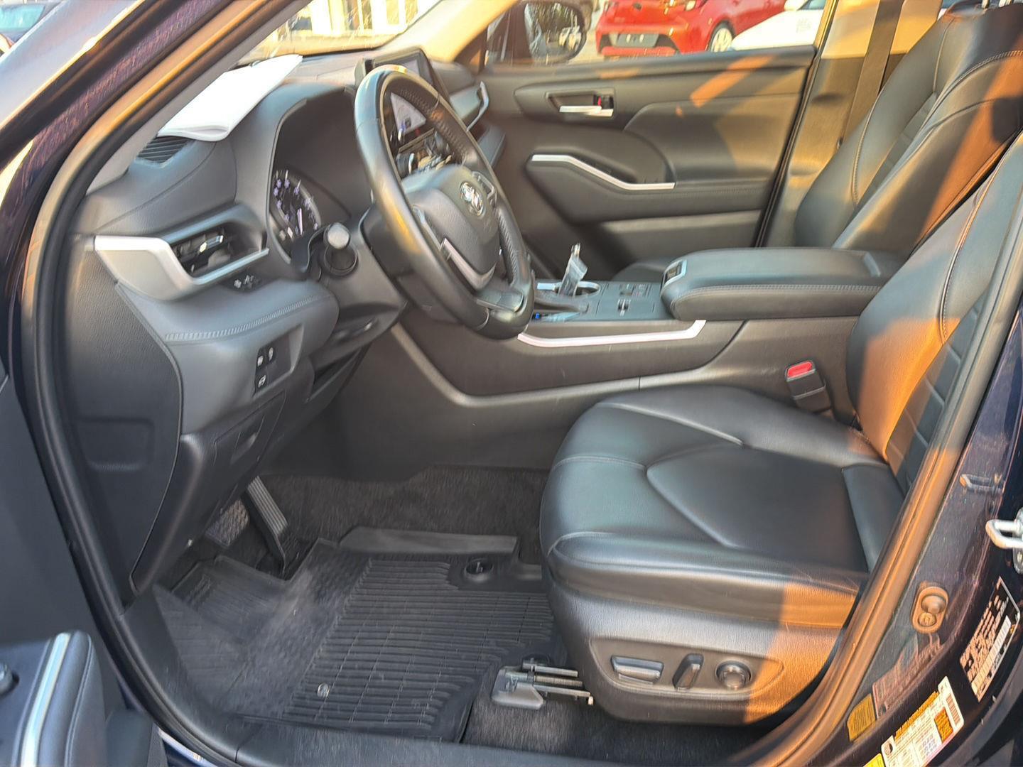 Used 2023 Toyota Highlander SUV