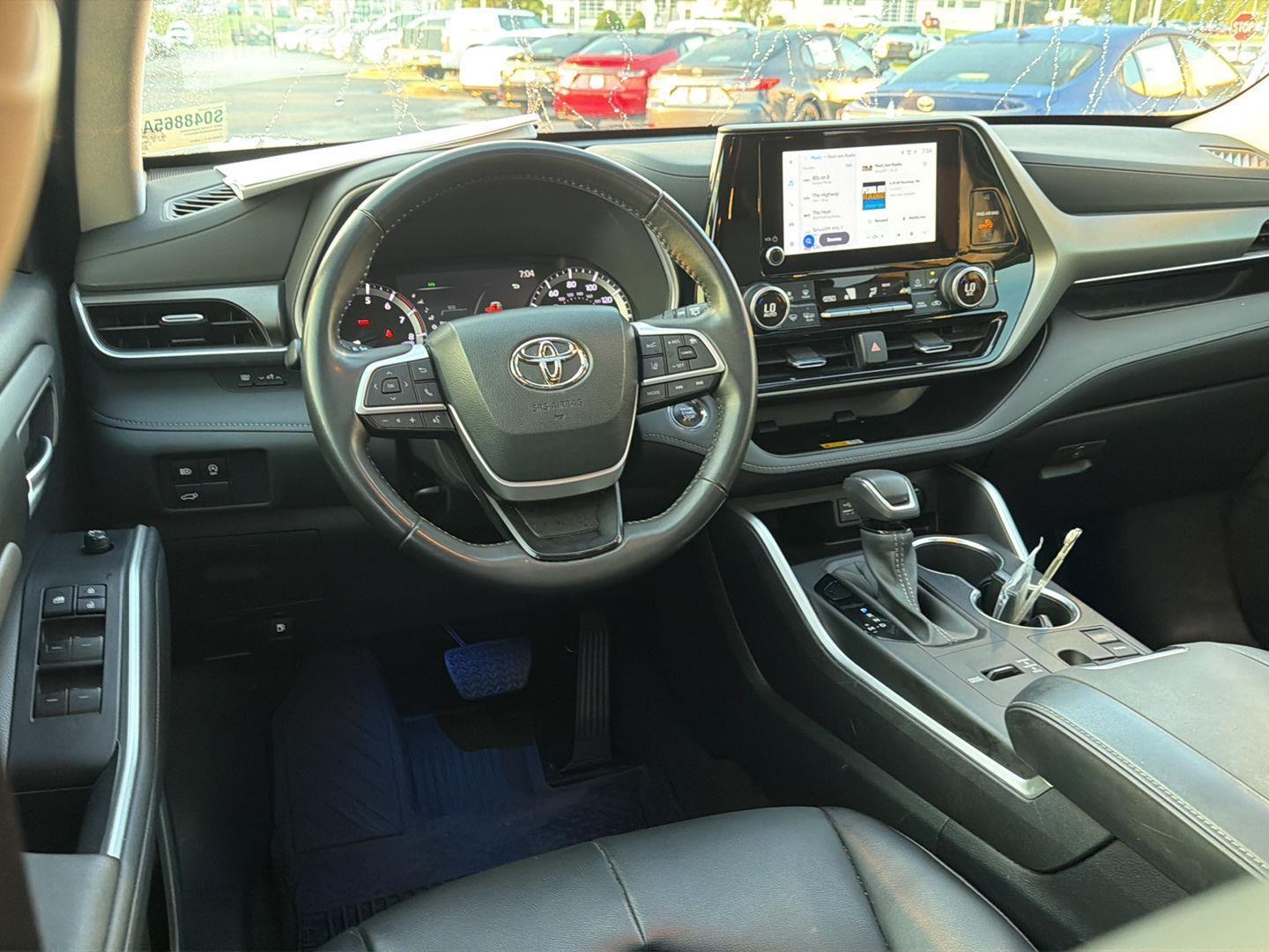 Used 2023 Toyota Highlander SUV