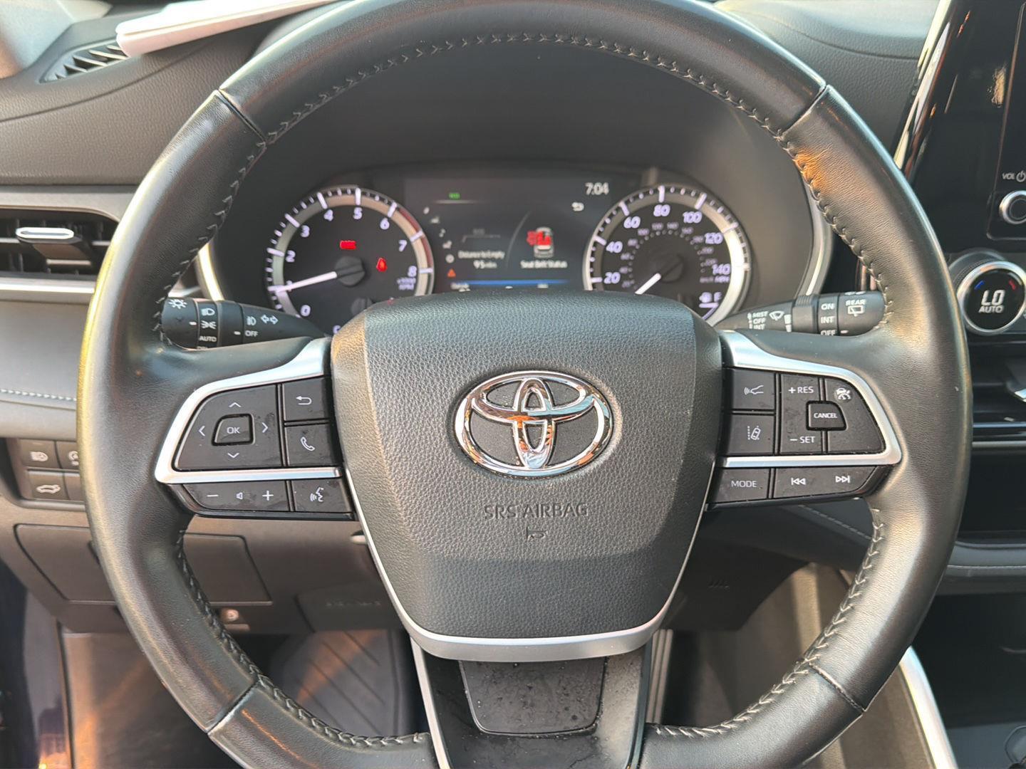 Used 2023 Toyota Highlander SUV