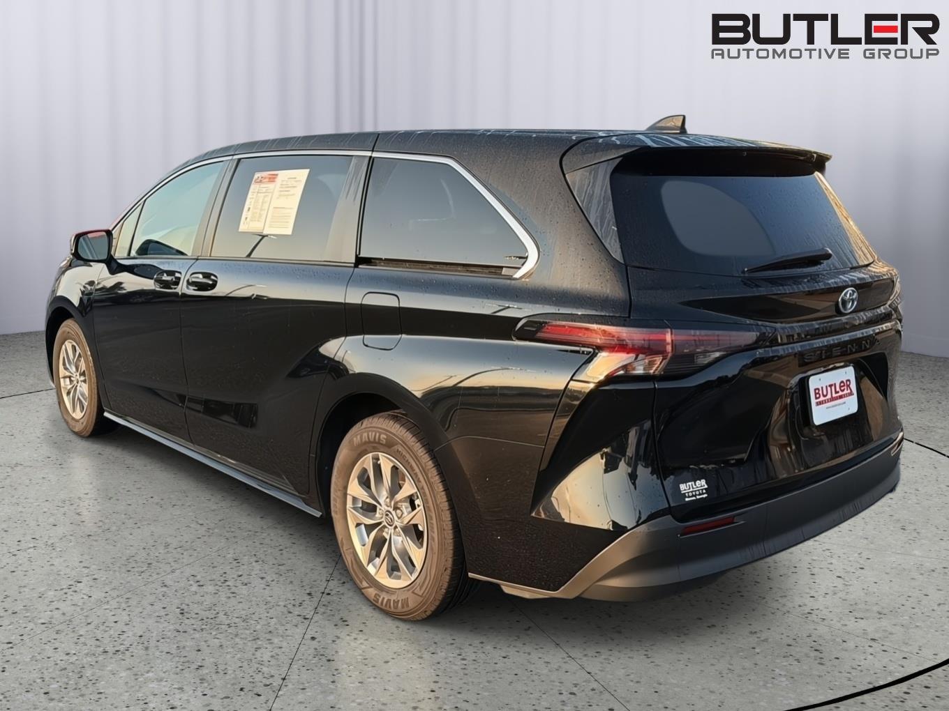 Used 2023 Toyota Sienna Van