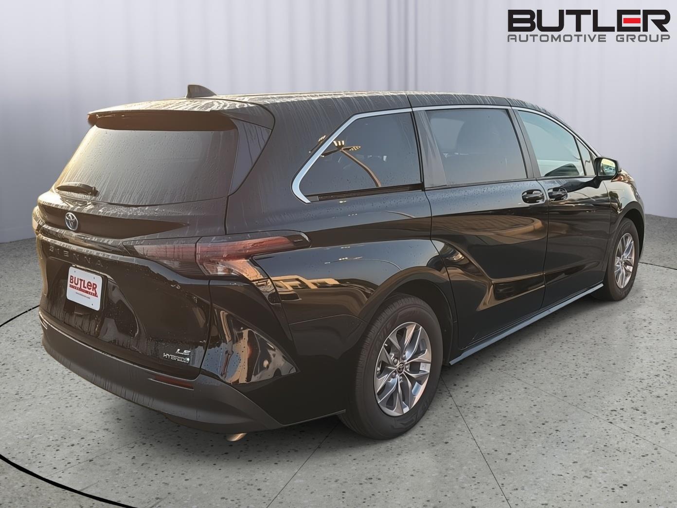 Used 2023 Toyota Sienna Van