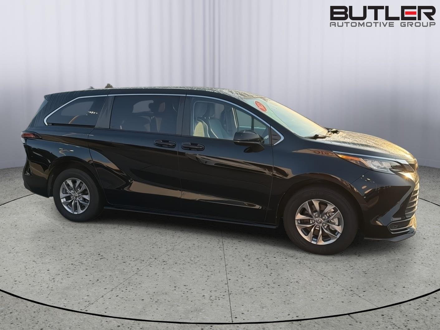 Used 2023 Toyota Sienna Van