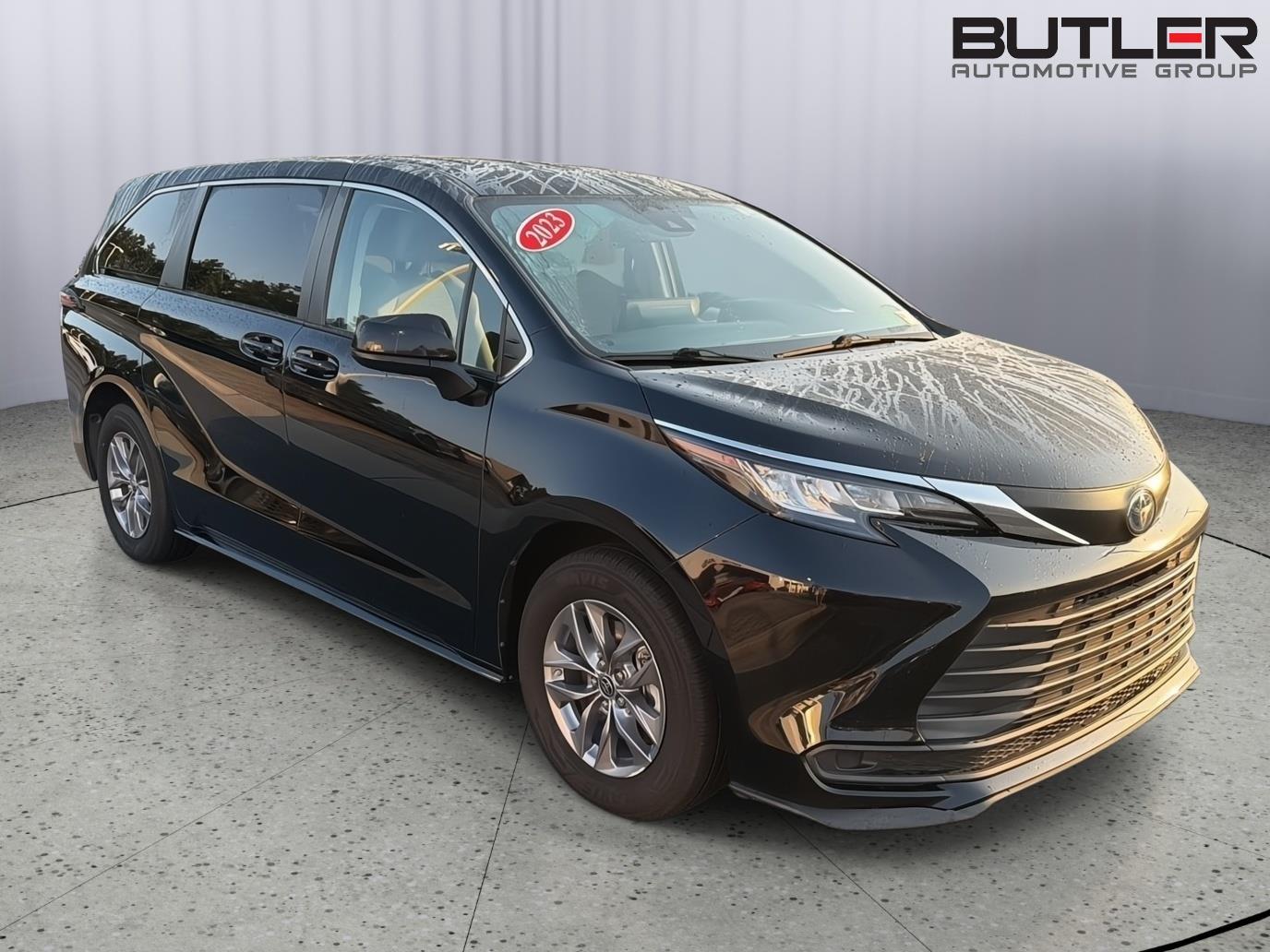 Used 2023 Toyota Sienna Van